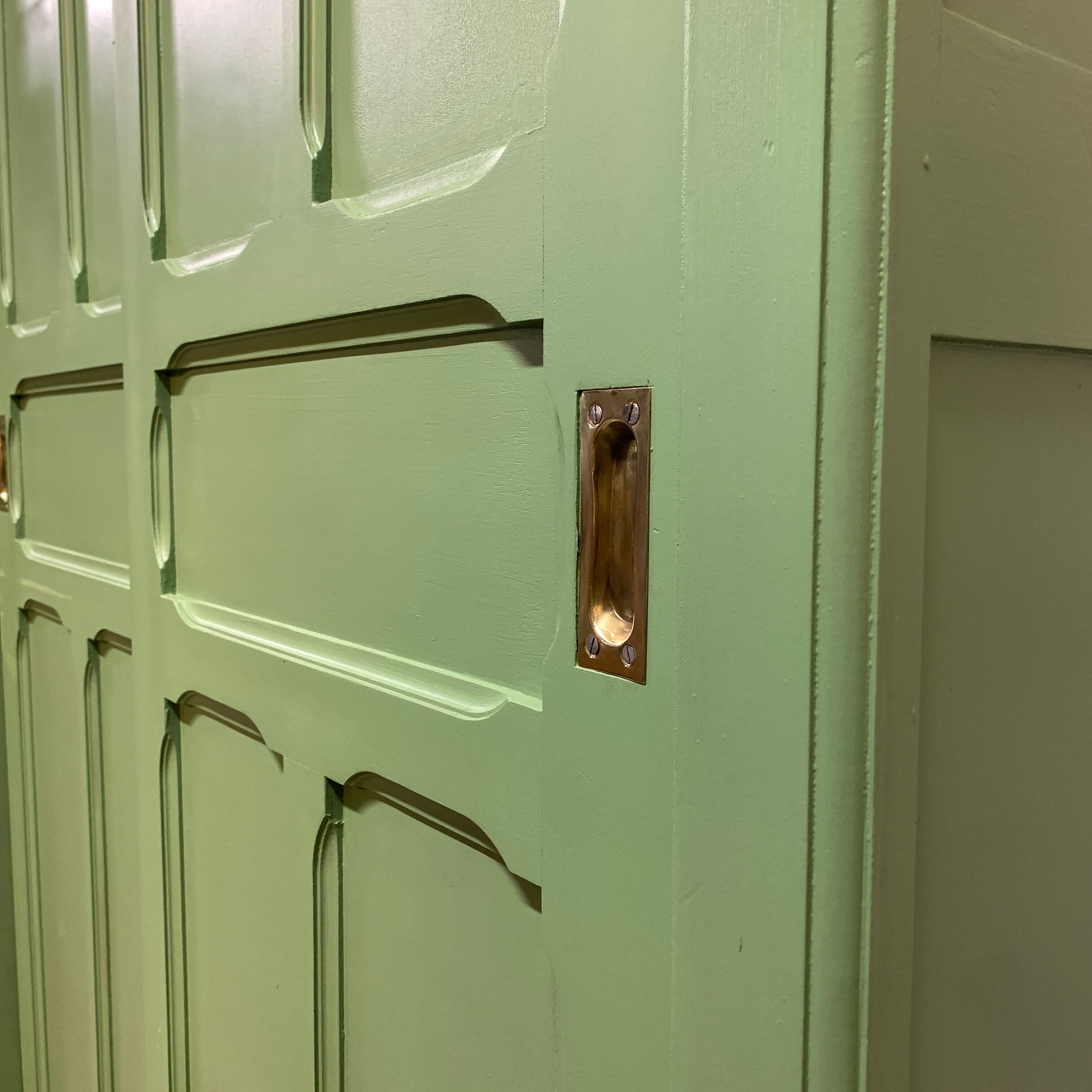 Parisian wardrobe with sliding doors