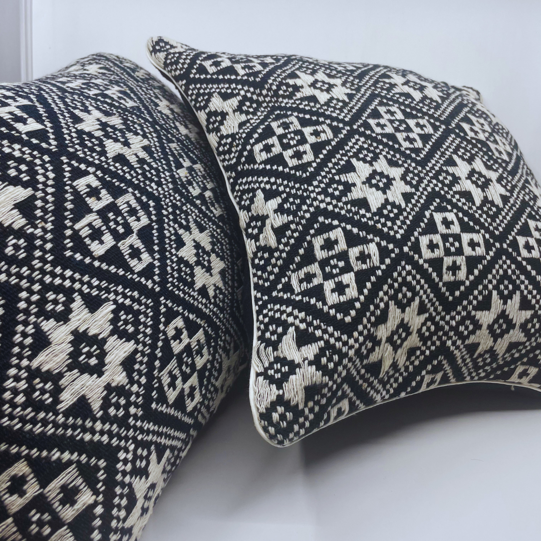 Marine Dokmai cushion