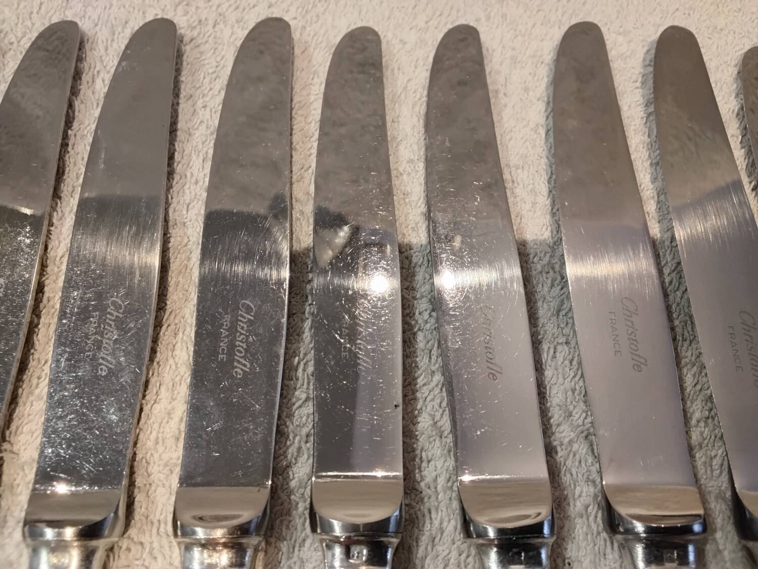 12 silver-plated dessert knives by Christofle Cluny with stripes