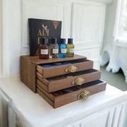 Small storage chest of drawers in oak and brass - 1900s period