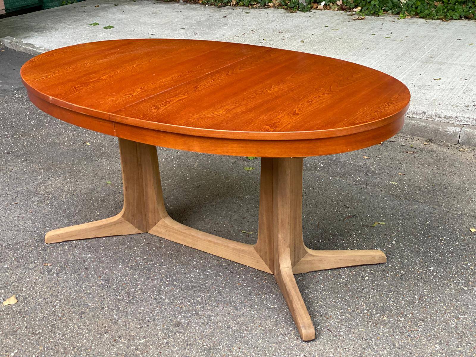 Table scandinave ovale extensible Baumann teck 240cm 1980