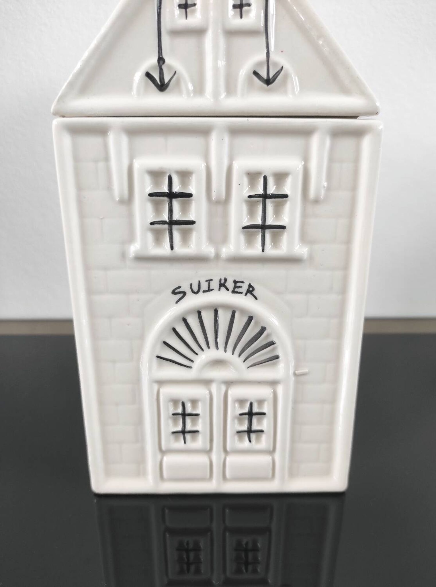Vintage ceramic sugar box "Suiker"