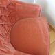 Fauteuil crapaud en velours rose