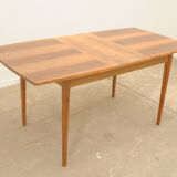 Table à manger pliante en noyer entièrement rénovée, années 1970, Tchécoslovaquie