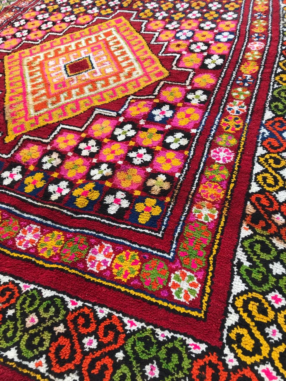 Moroccan Berber rug handmade 193x305cm