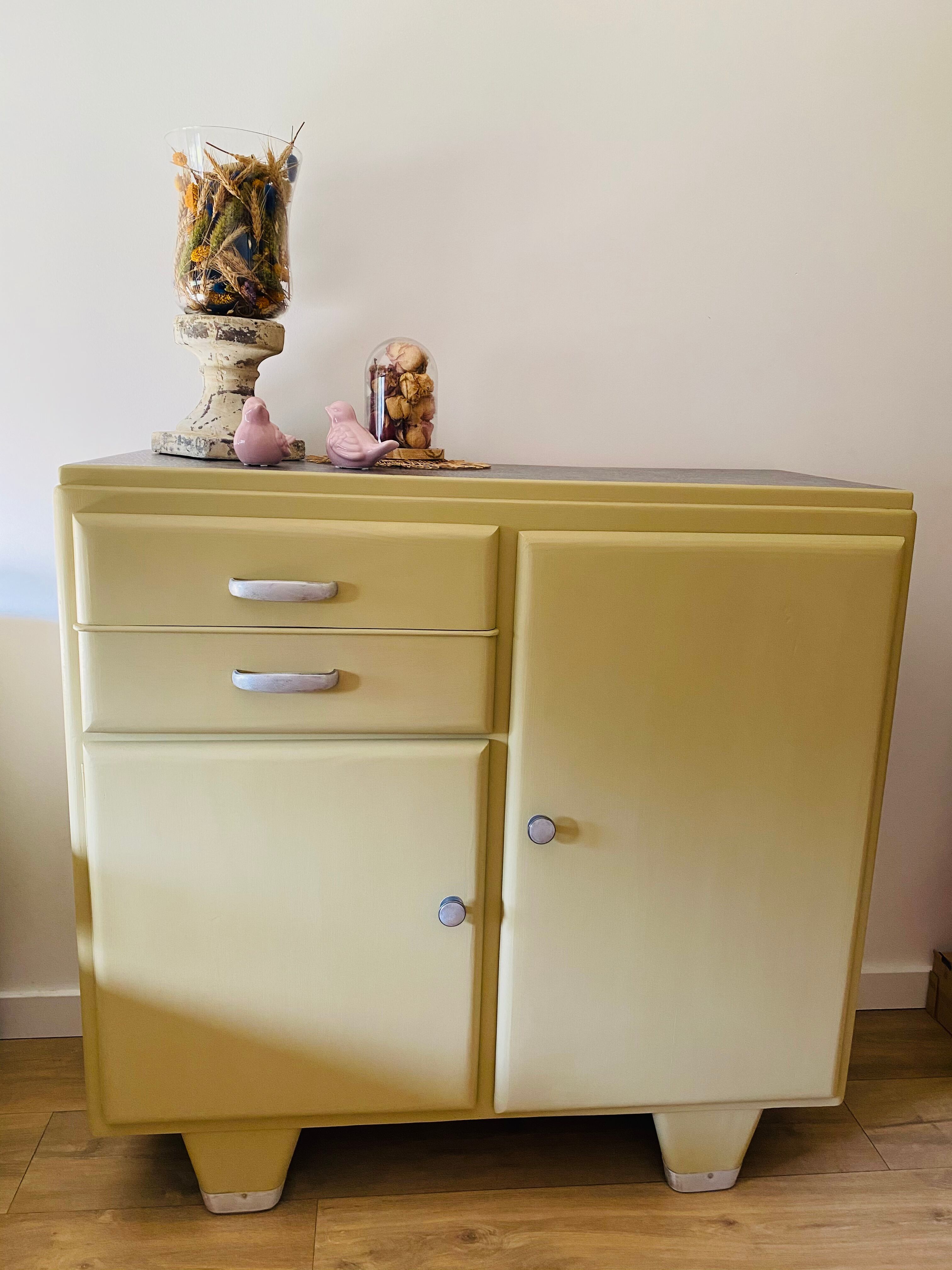 Buffet Mado vintage soft yellow and gray