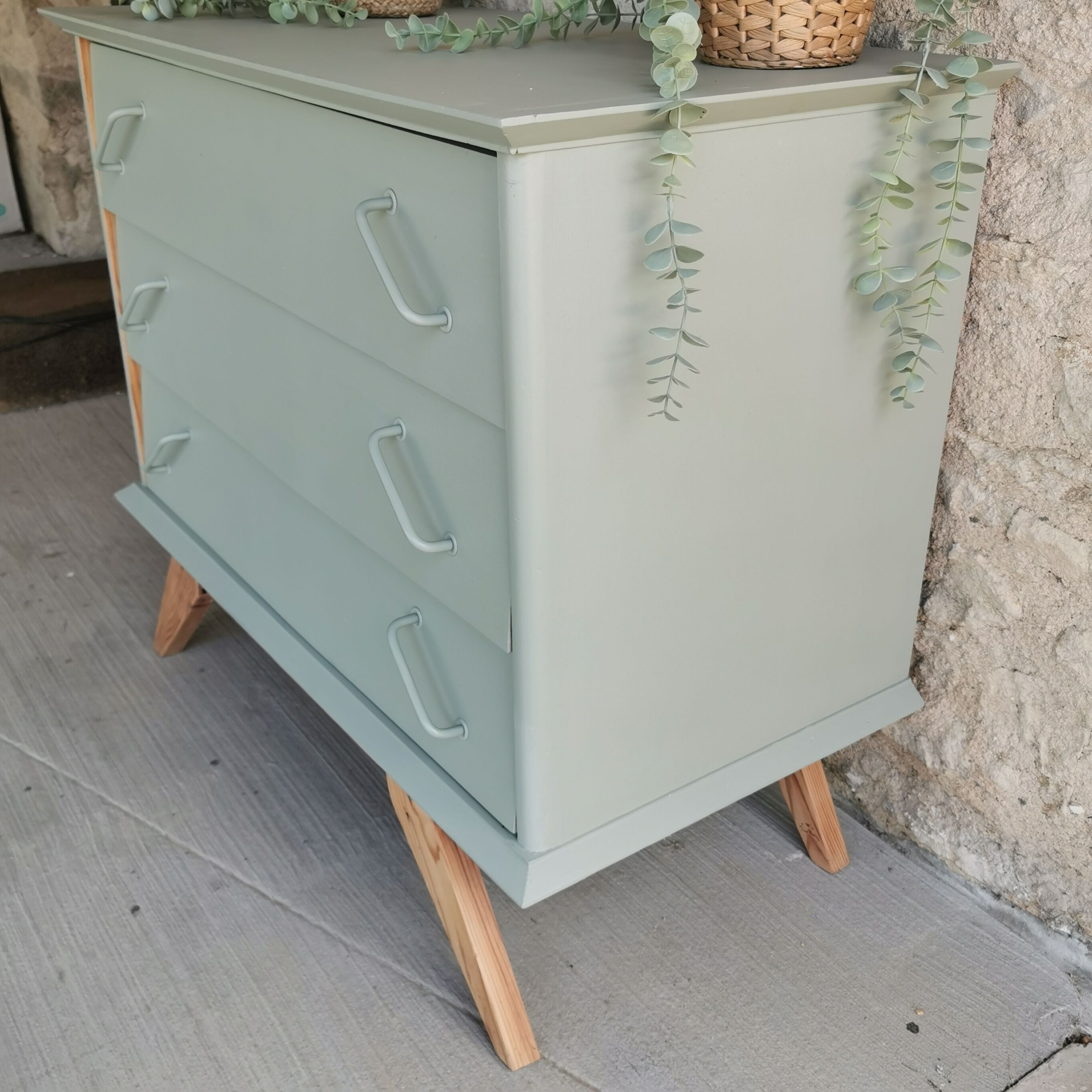 Vintage chest of drawers compass feet
