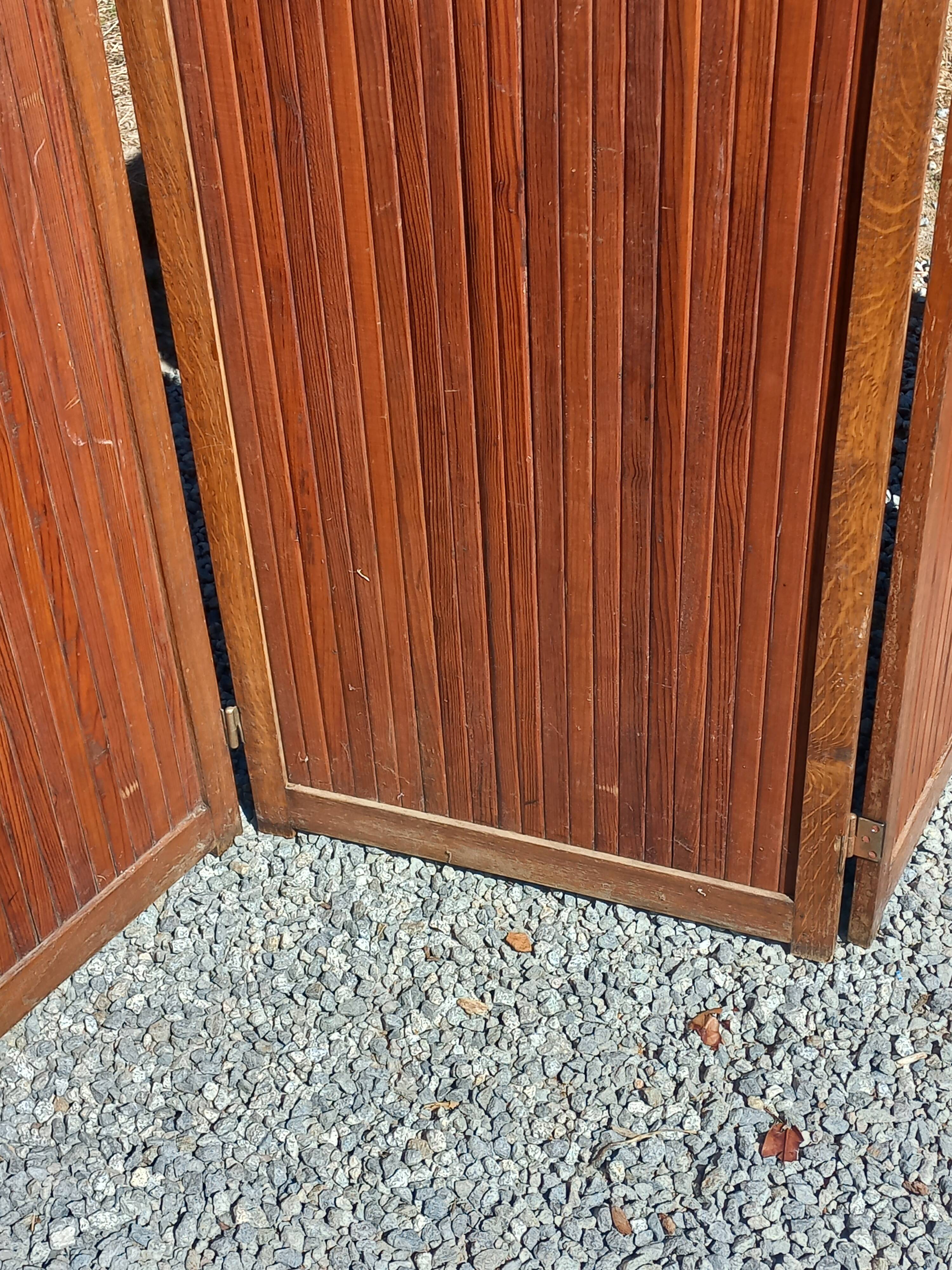 1930s bistro screen with slats