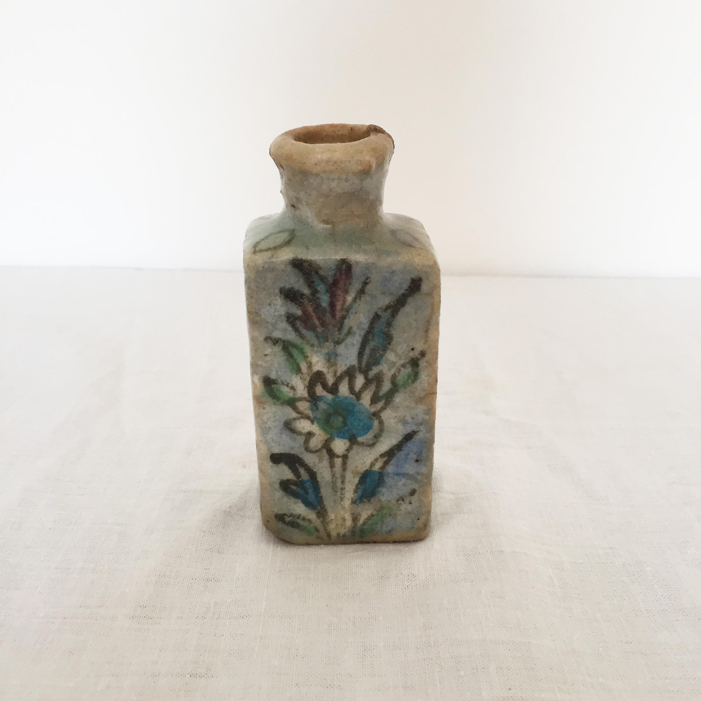 Iranian trilobed vase/bottle Iznik Kadjar