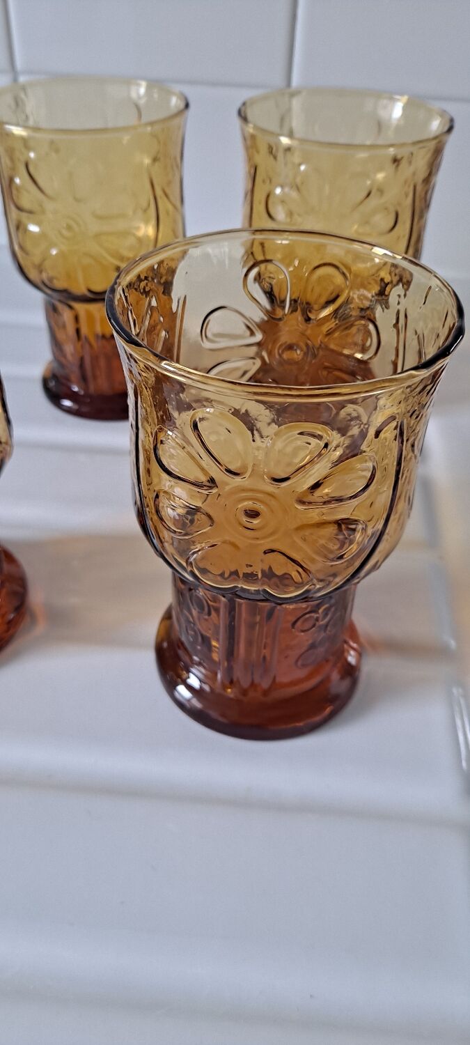 Amber floral relief glasses