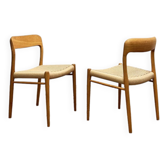 Ensemble de 2 chaises de salle à manger danoises du milieu du siècle en chêne #75, Niels O. Møller pour JL Moller