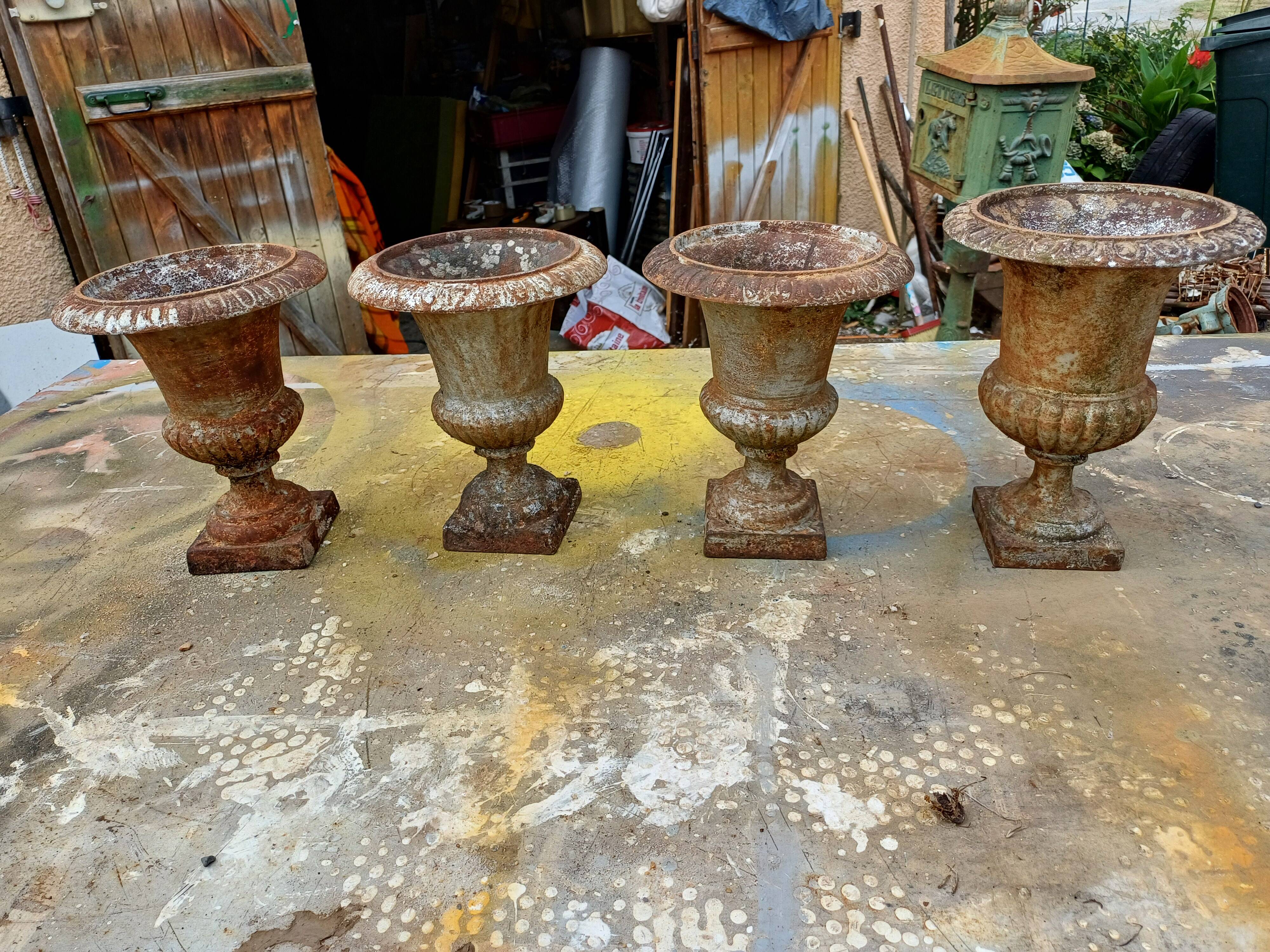 2 Pairs of Cast Iron Medici Vases 1900 Charleville-Méziéres