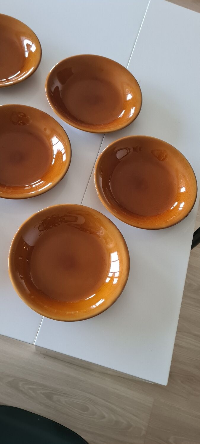 Deep plates Longchamp France