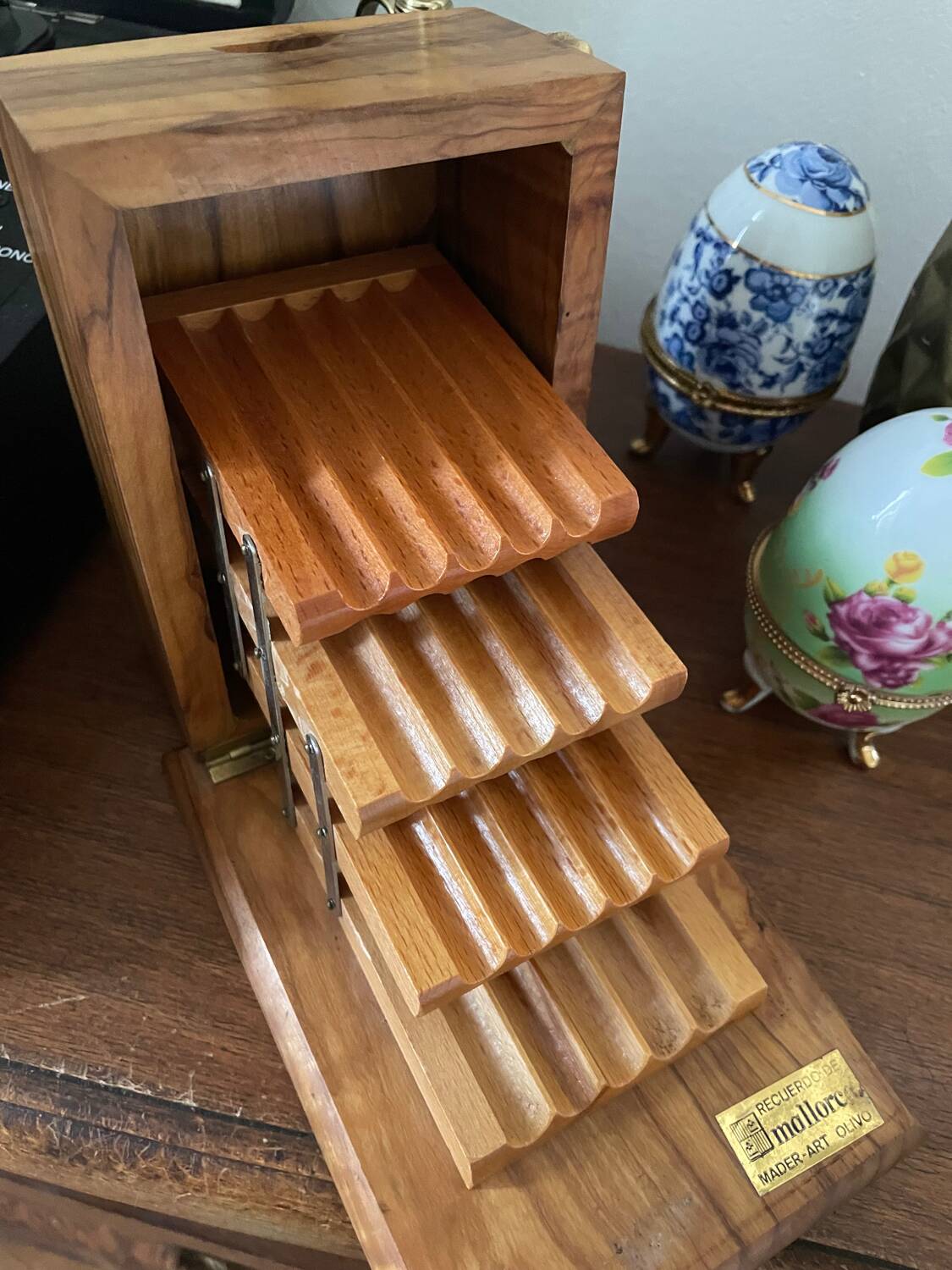 Vintage olive wood cigarette case/box dispenser