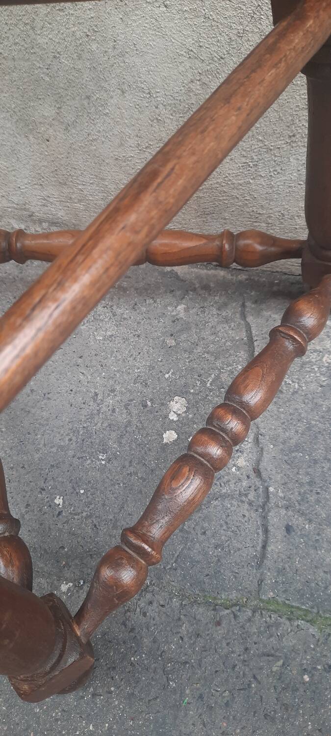 Tabouret tripode