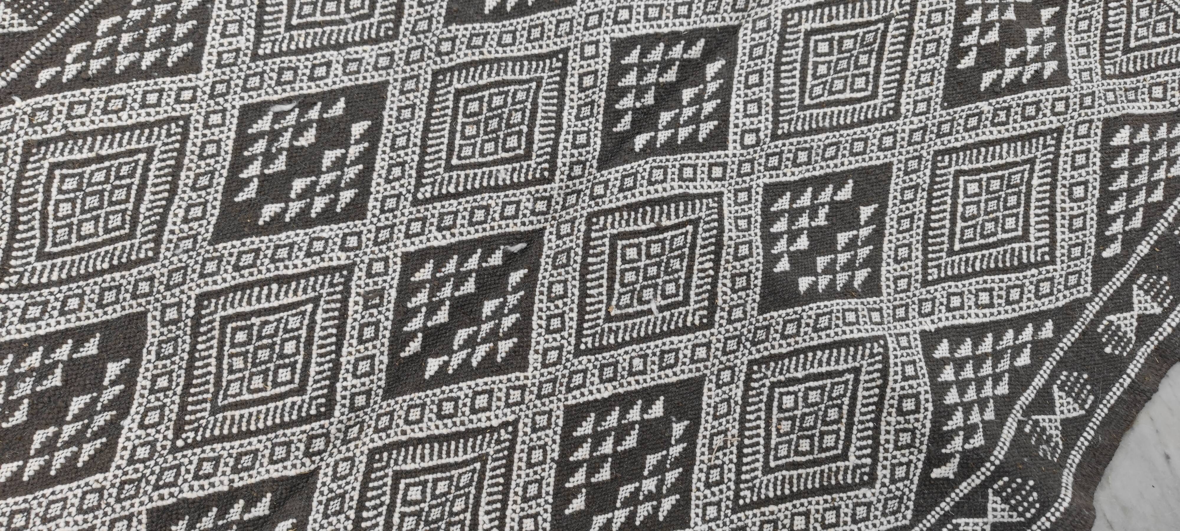 Handmade grey and white margoum carpet in natural wool