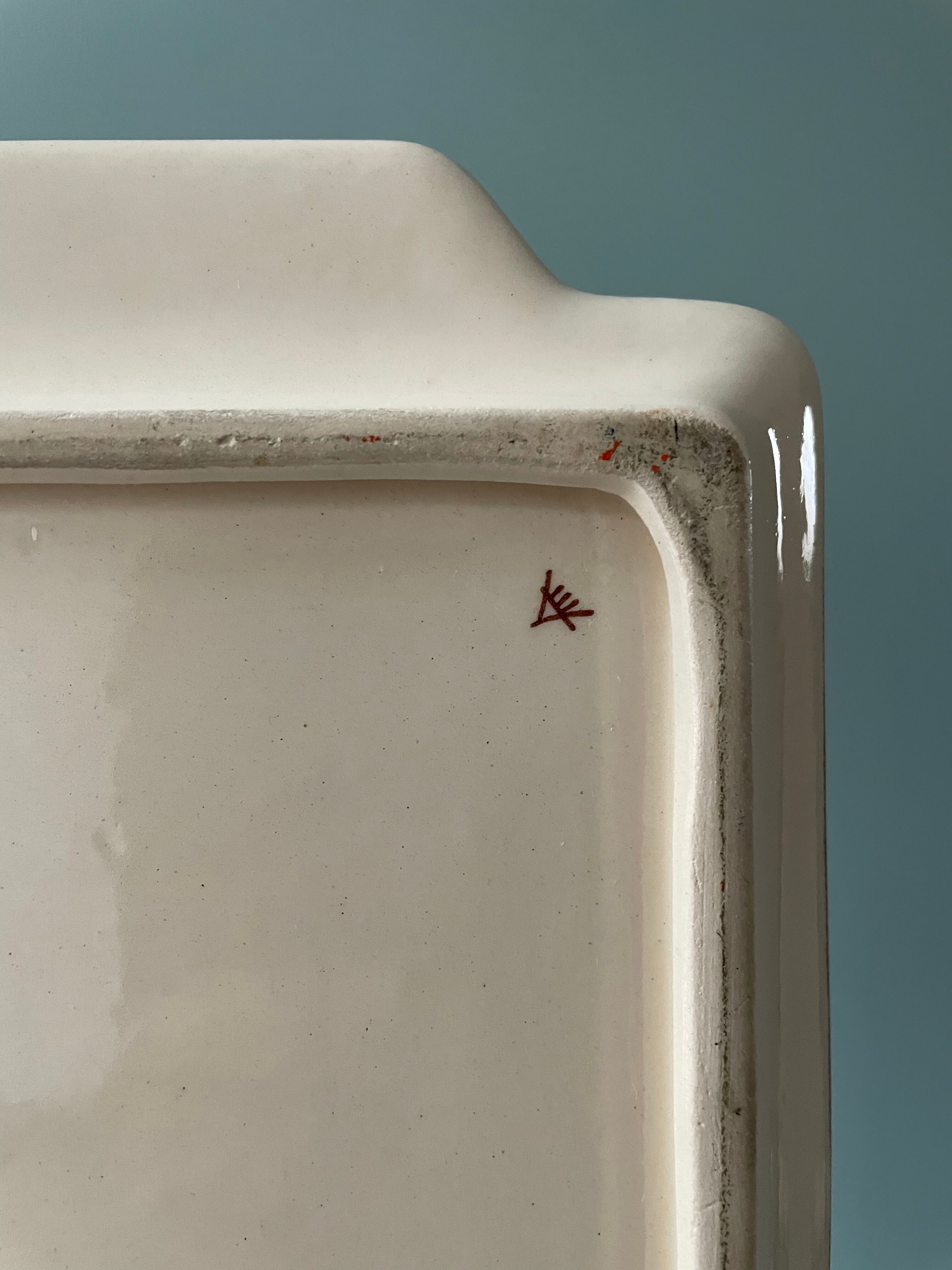 Service old cream jars