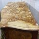 Commode de style Louis XV en bois de rose, chêne et dessus marbre