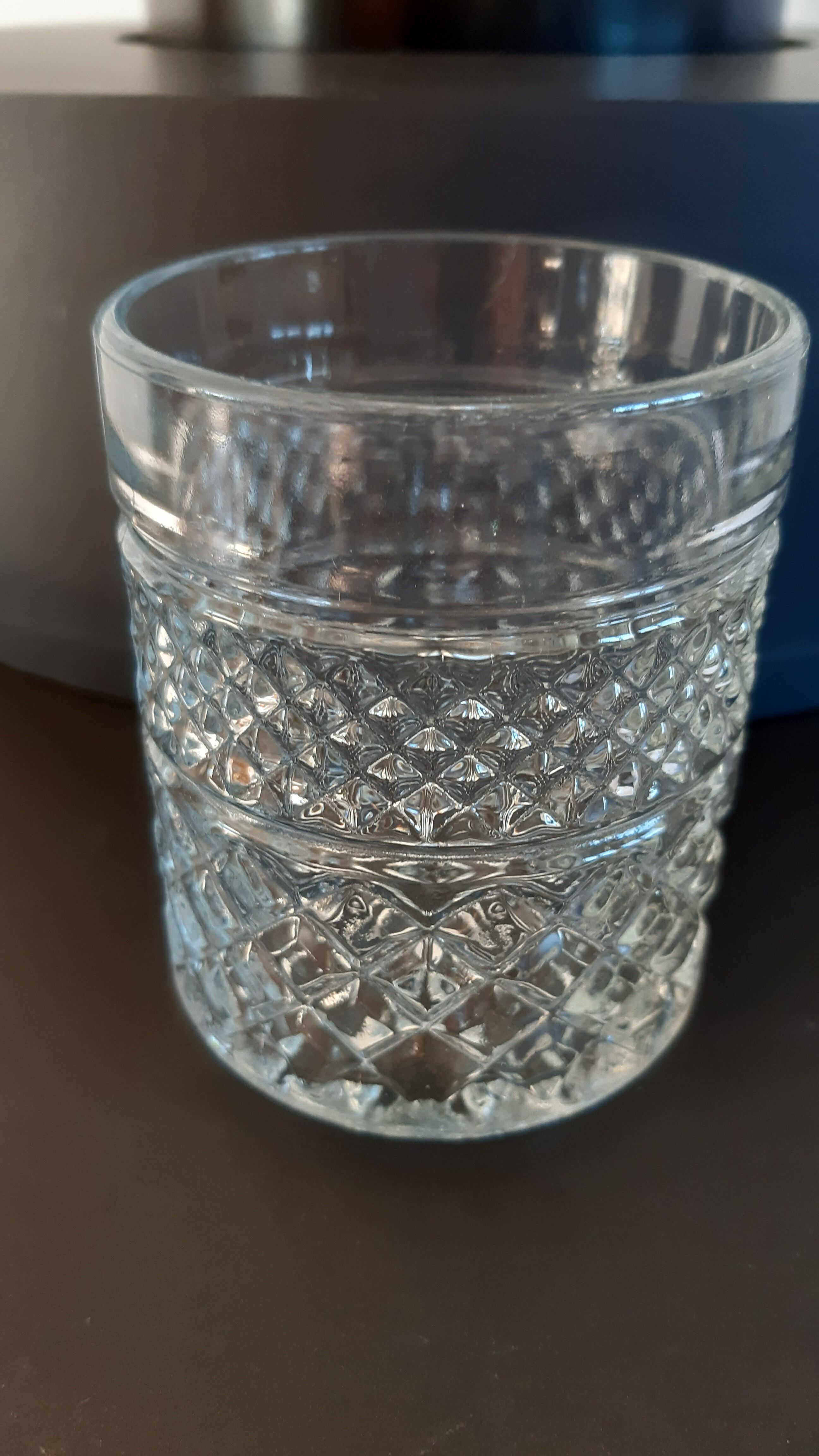 Set carafe and 6 whisky glasses years 60-70