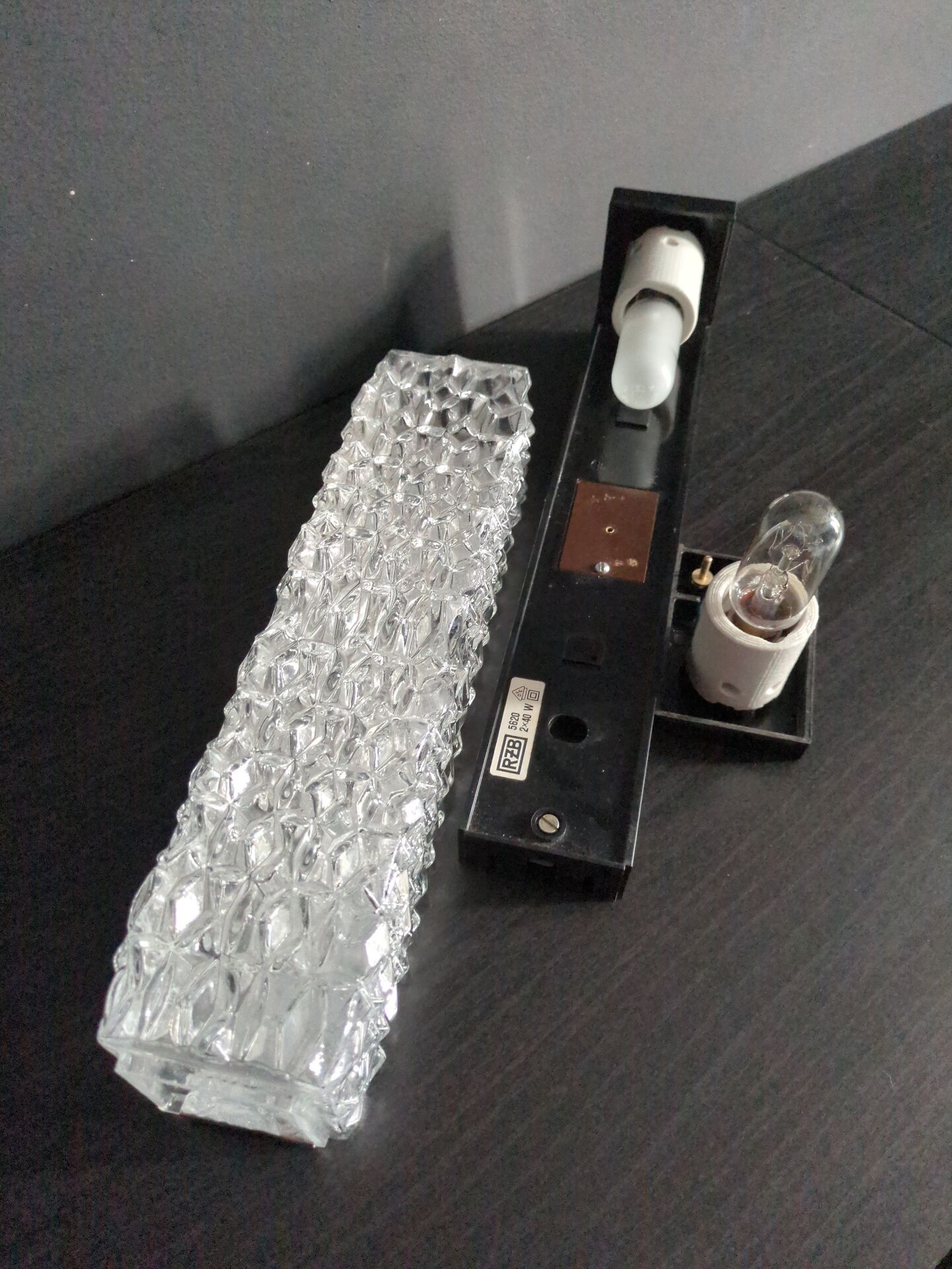 Vintage wall light RZB moulded glass and Bakelite (Germany circa 1960/1970)