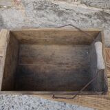 Wooden crate with handle