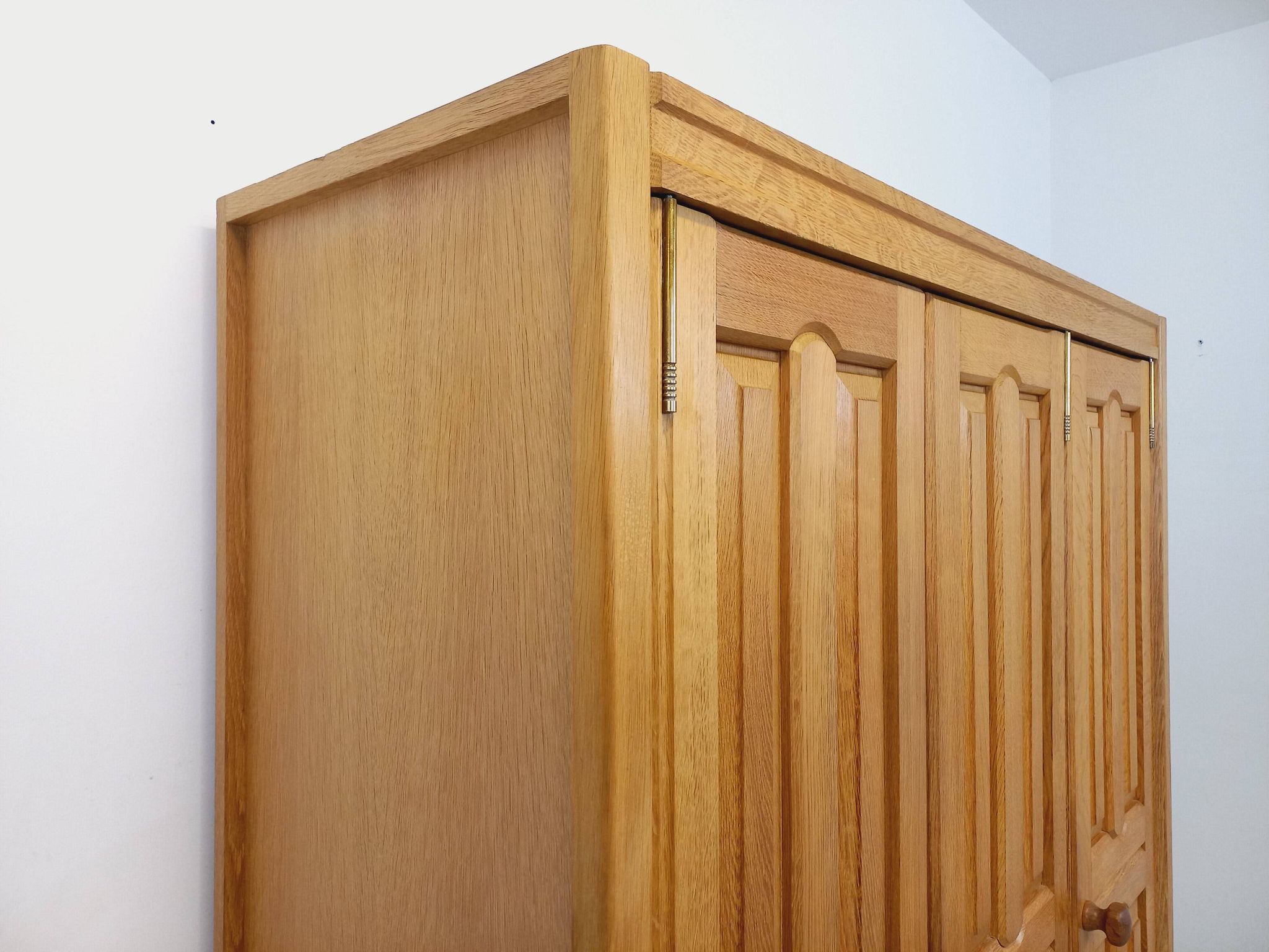Vintage Guillerme et Chambron wardrobe in solid oak from the 60s