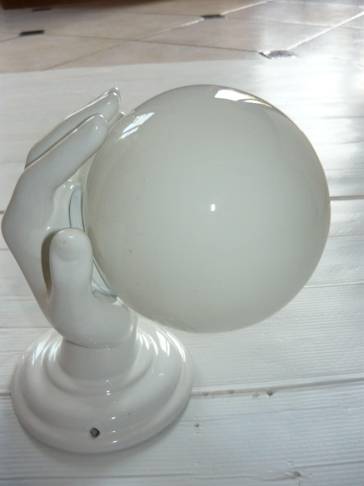 White ceramic hand wall light and white opaline globe, in perfect condition