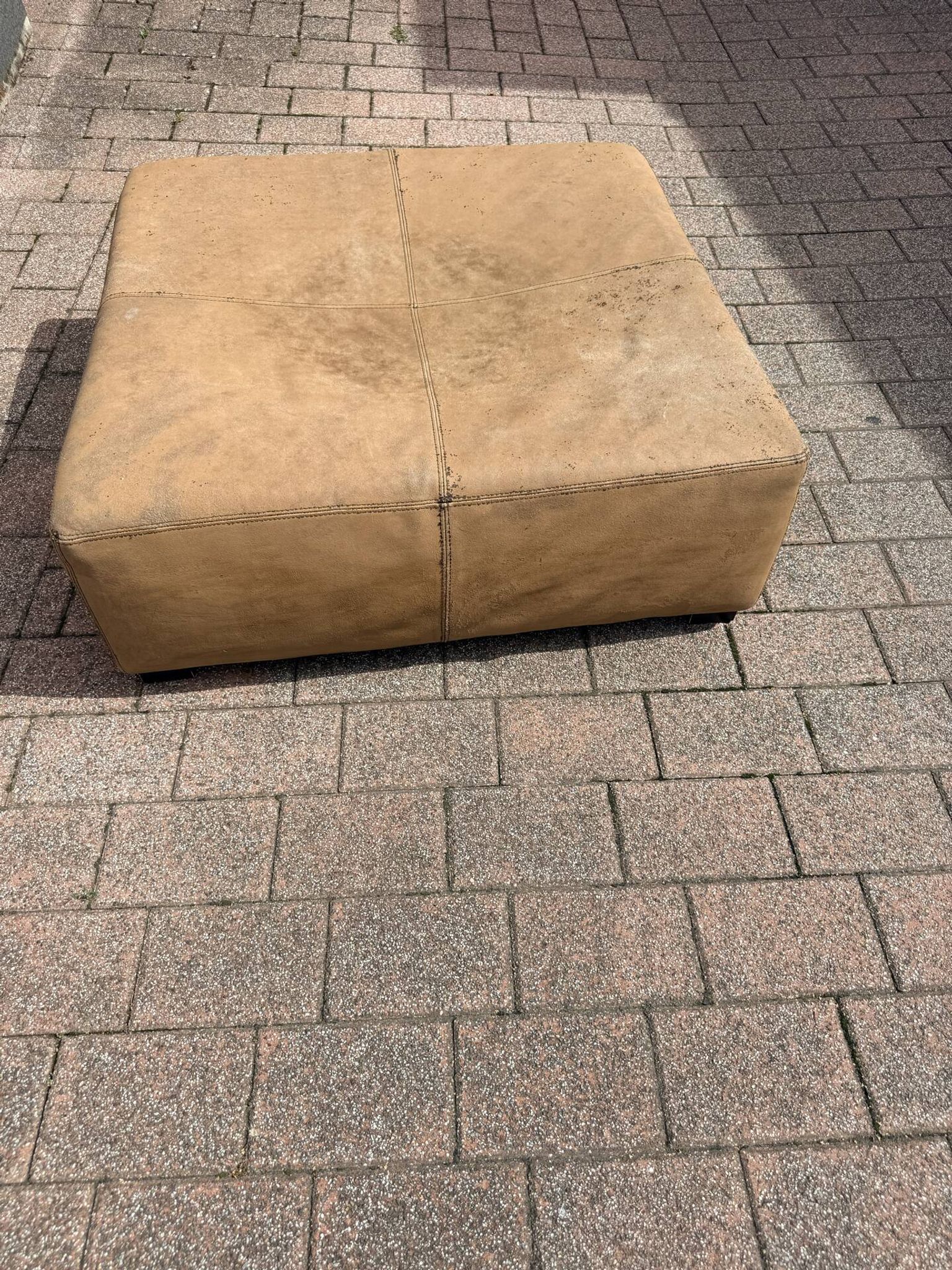 Large square pouffe in patinated nubuck leather – 100 × 100 cm