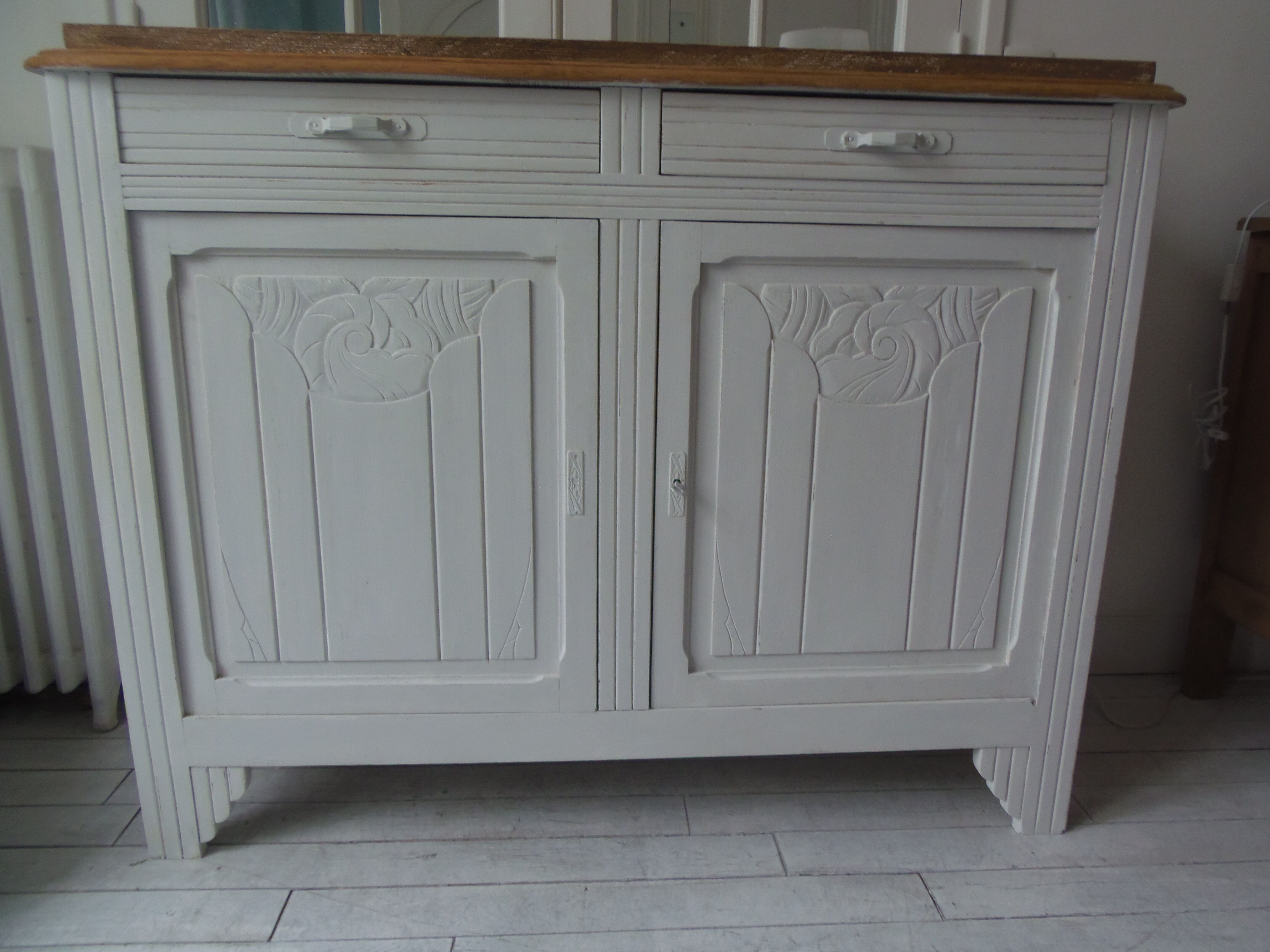 Art Deco buffet patinated pearl grey waxed finish, raw wooden tray.