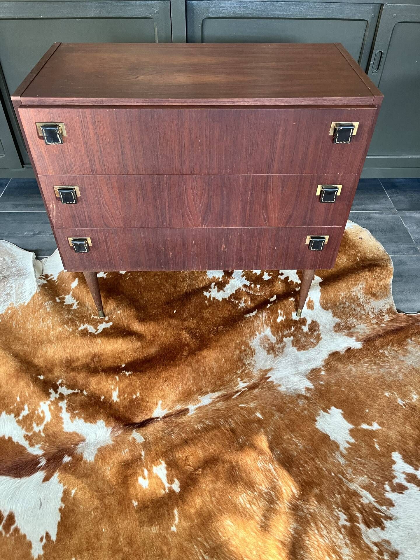 Vintage chest of drawers