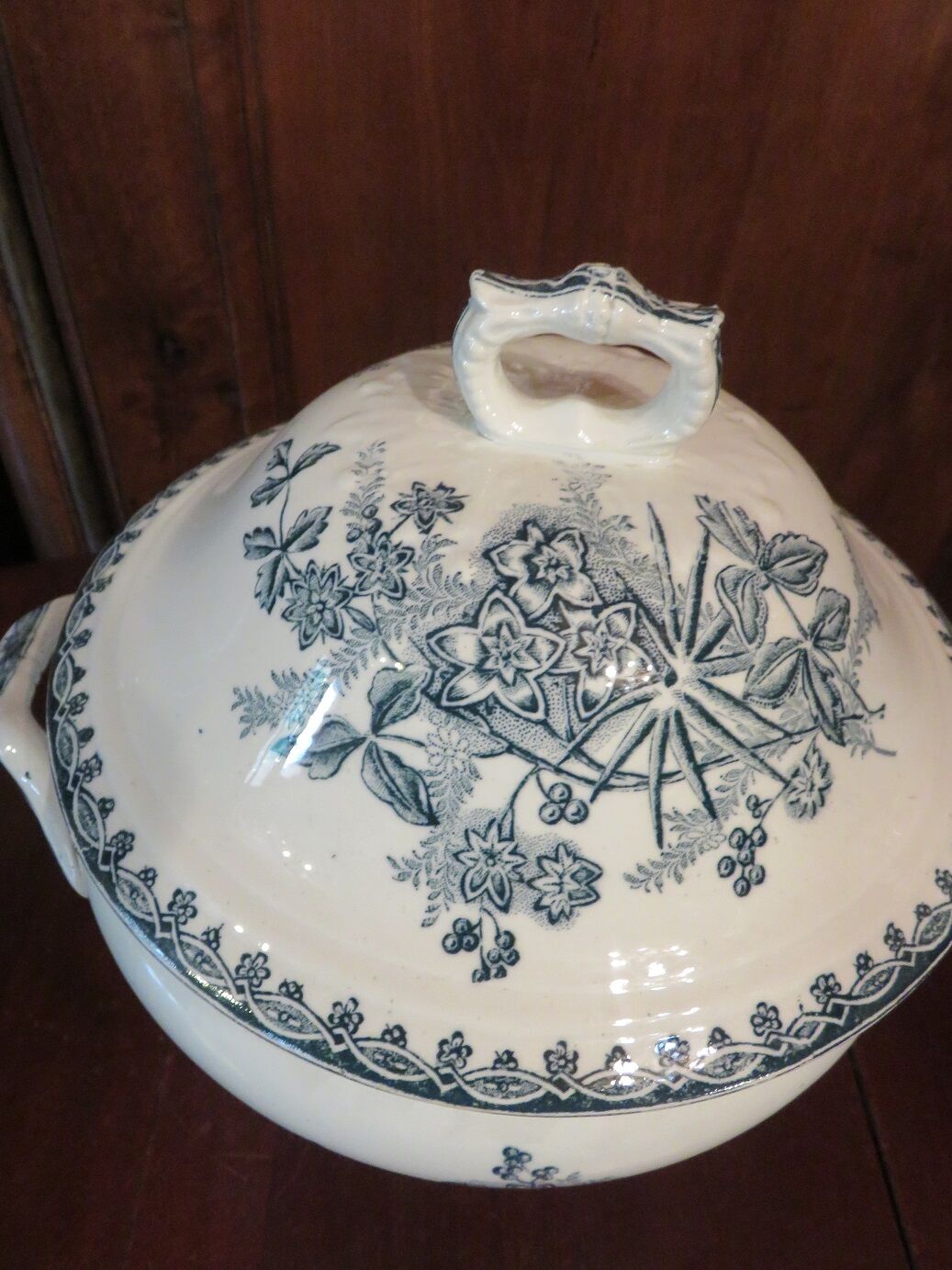 Soup tureen Terre de Fer
