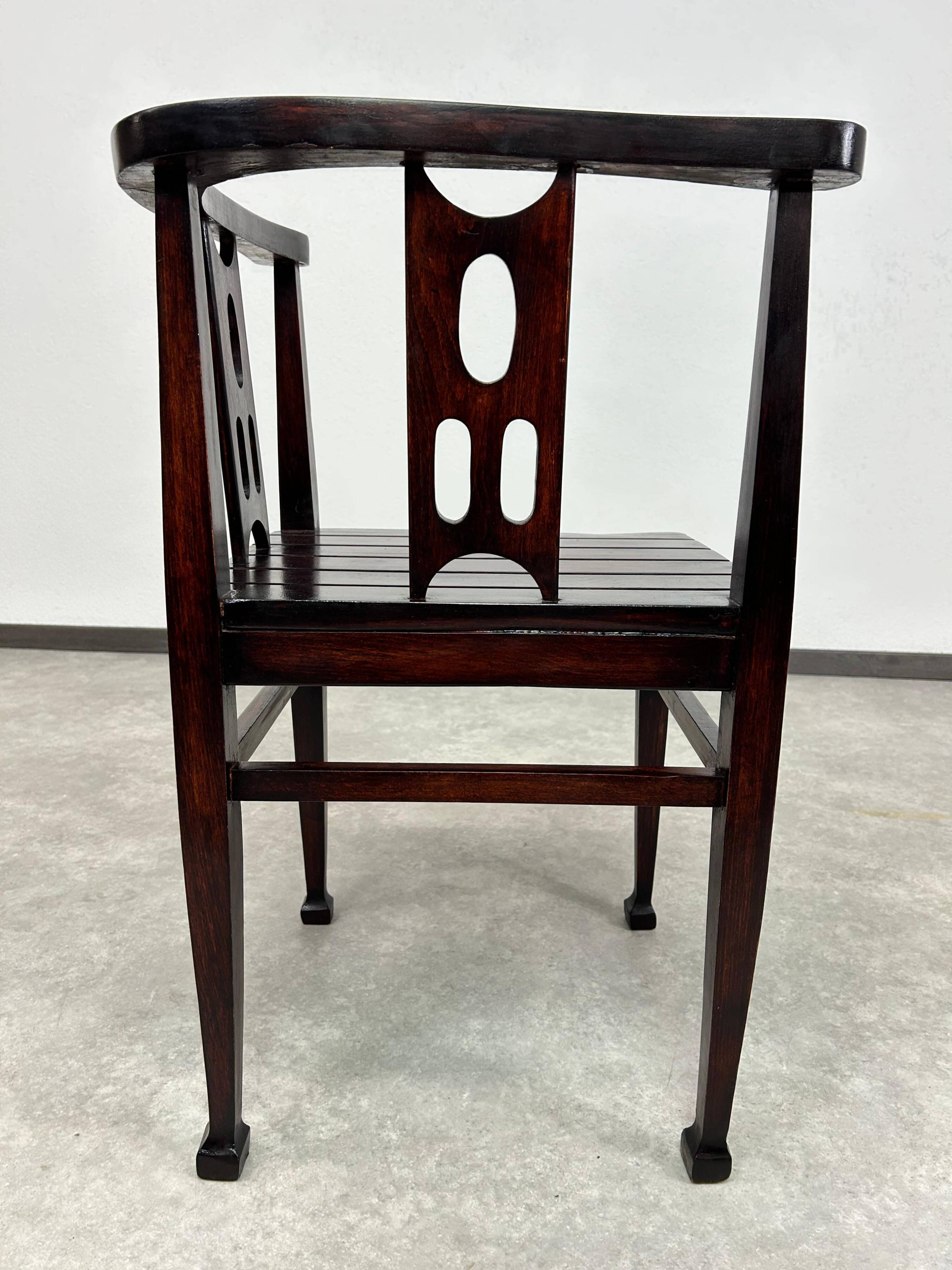 Fauteuil d'angle Jugendstil attribué à Josef Hoffmann
