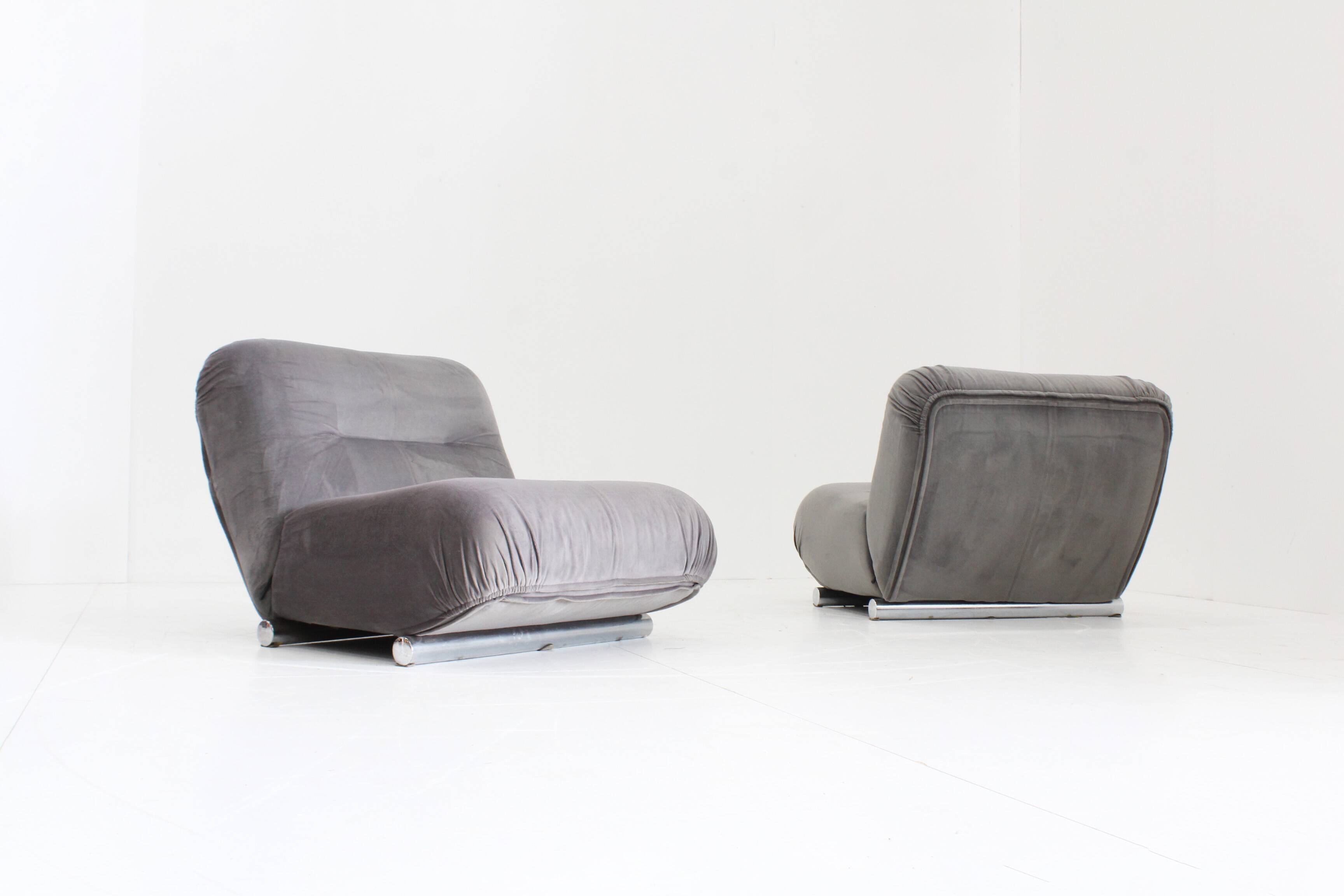 Giuseppe Munari Lounge Chairs for Poltrona Munari 1970s , Italy set of 2