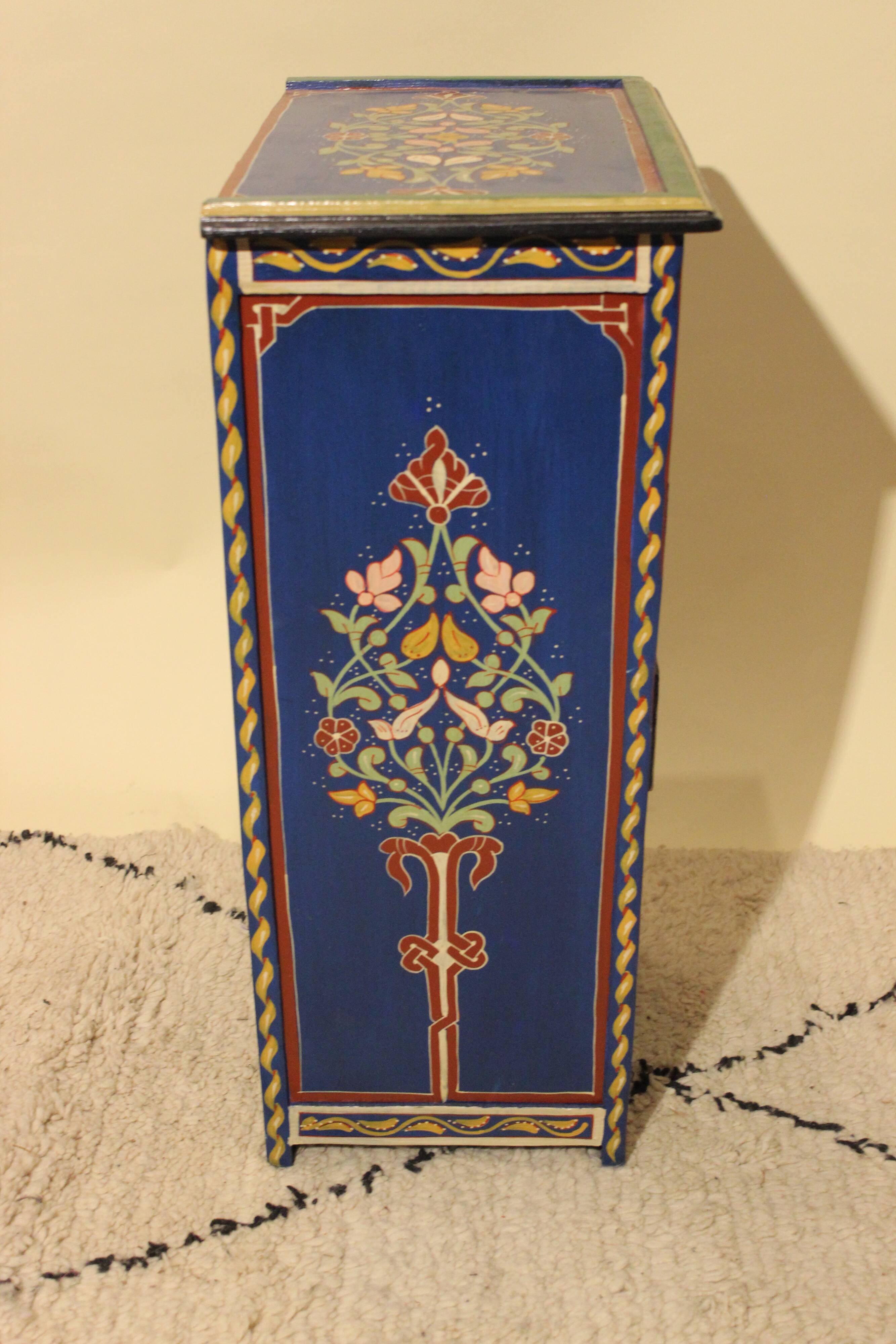 Moroccan chest of drawers