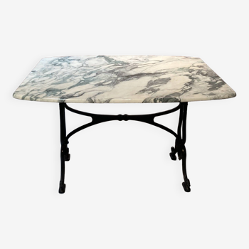 Table piètement en fonte avec plateau en marbre blanc