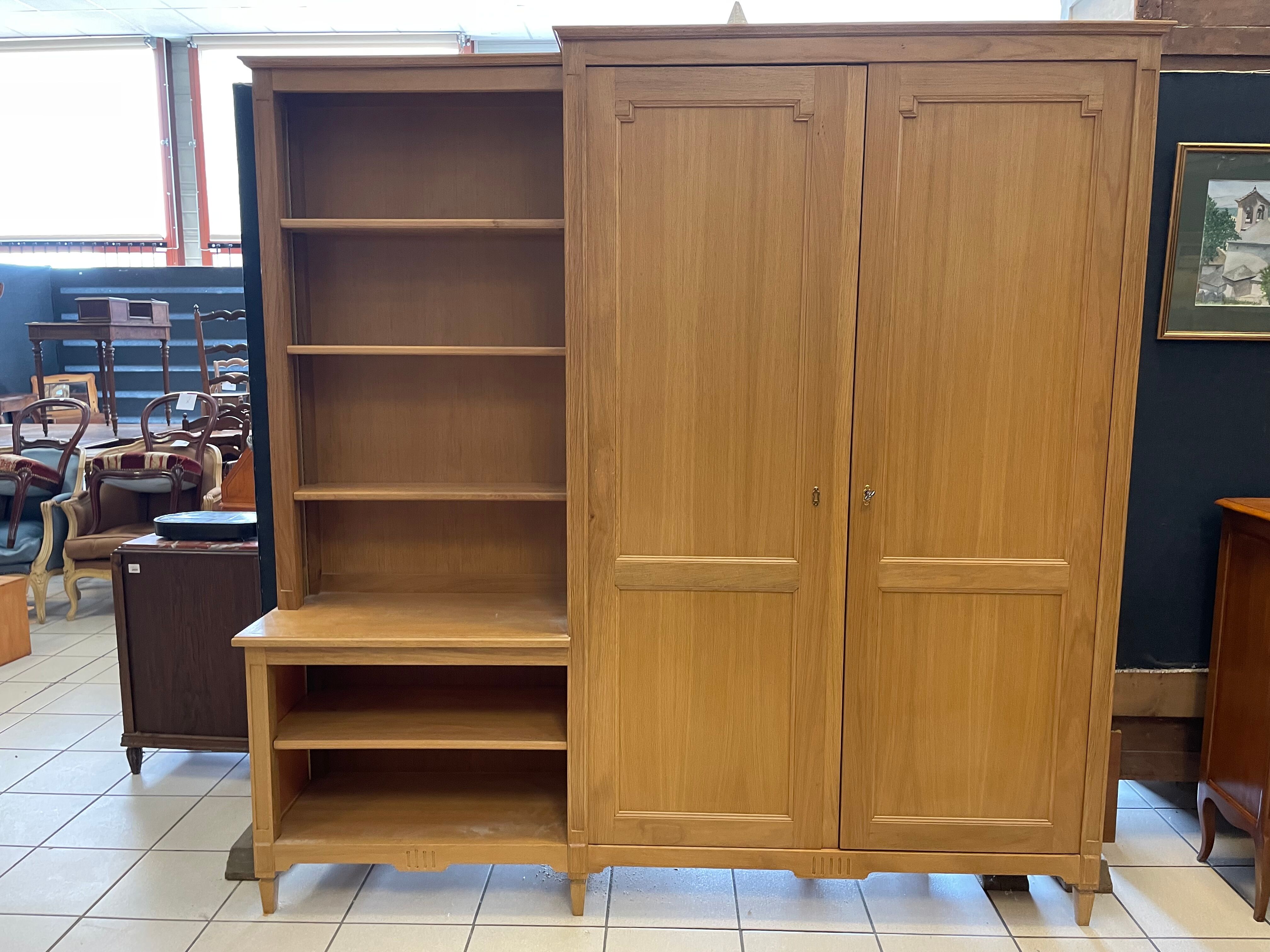 Wardrobe in solid oak
