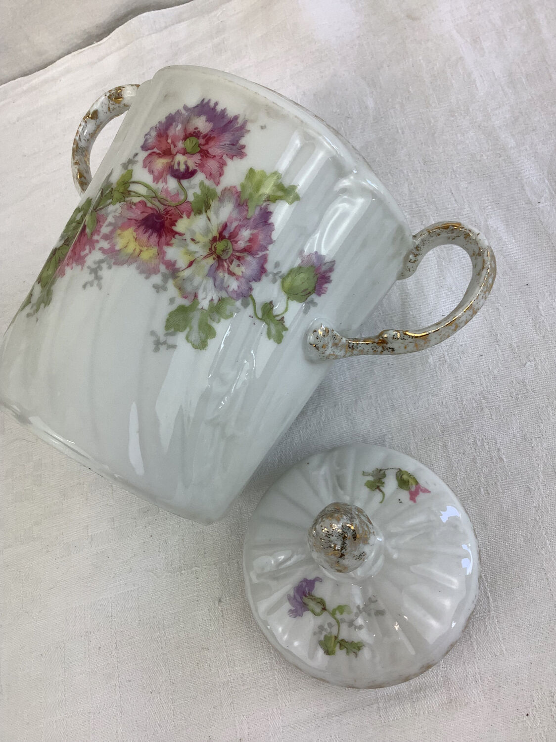 Antique porcelain sweetener