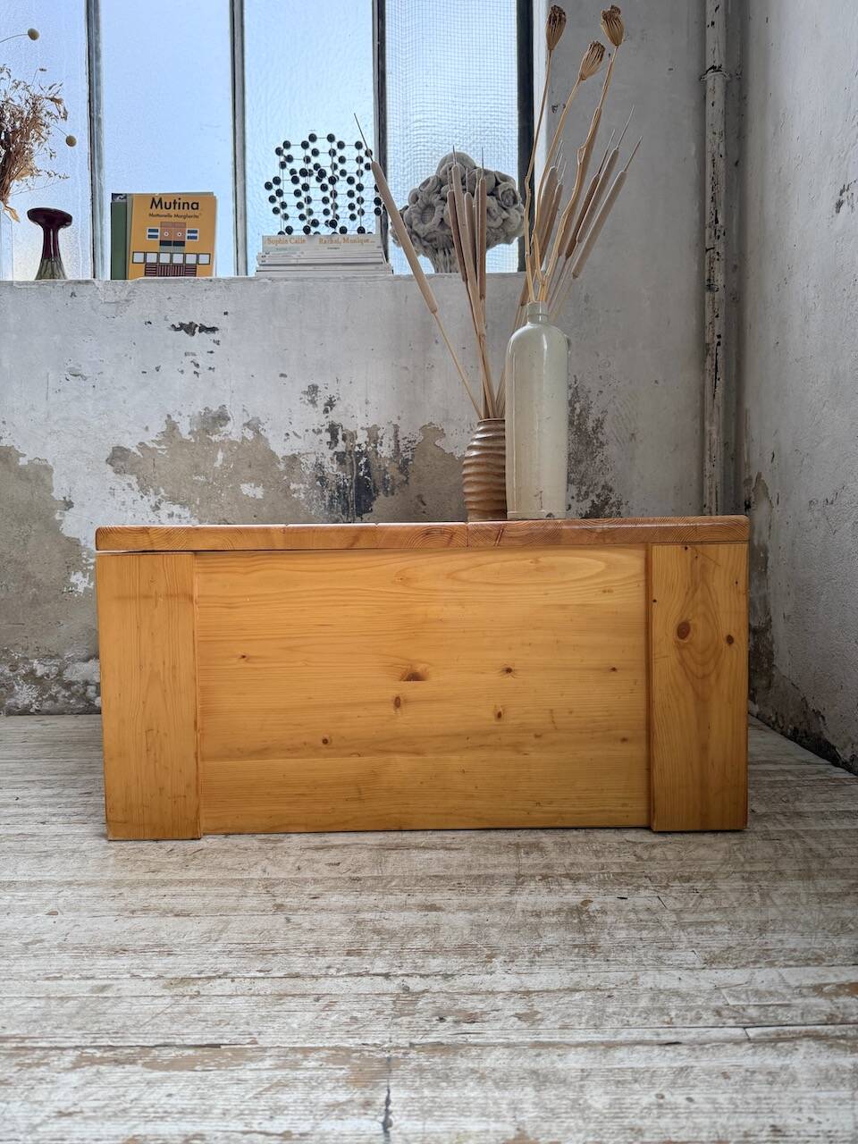 Chest or coffee table Perriand Les Arcs 1800