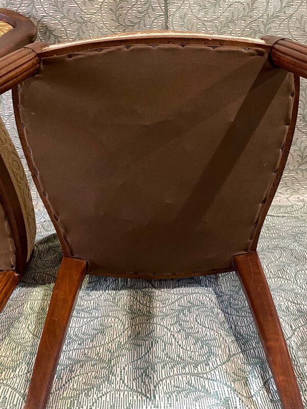 Paire de chaises anciennes en noyer