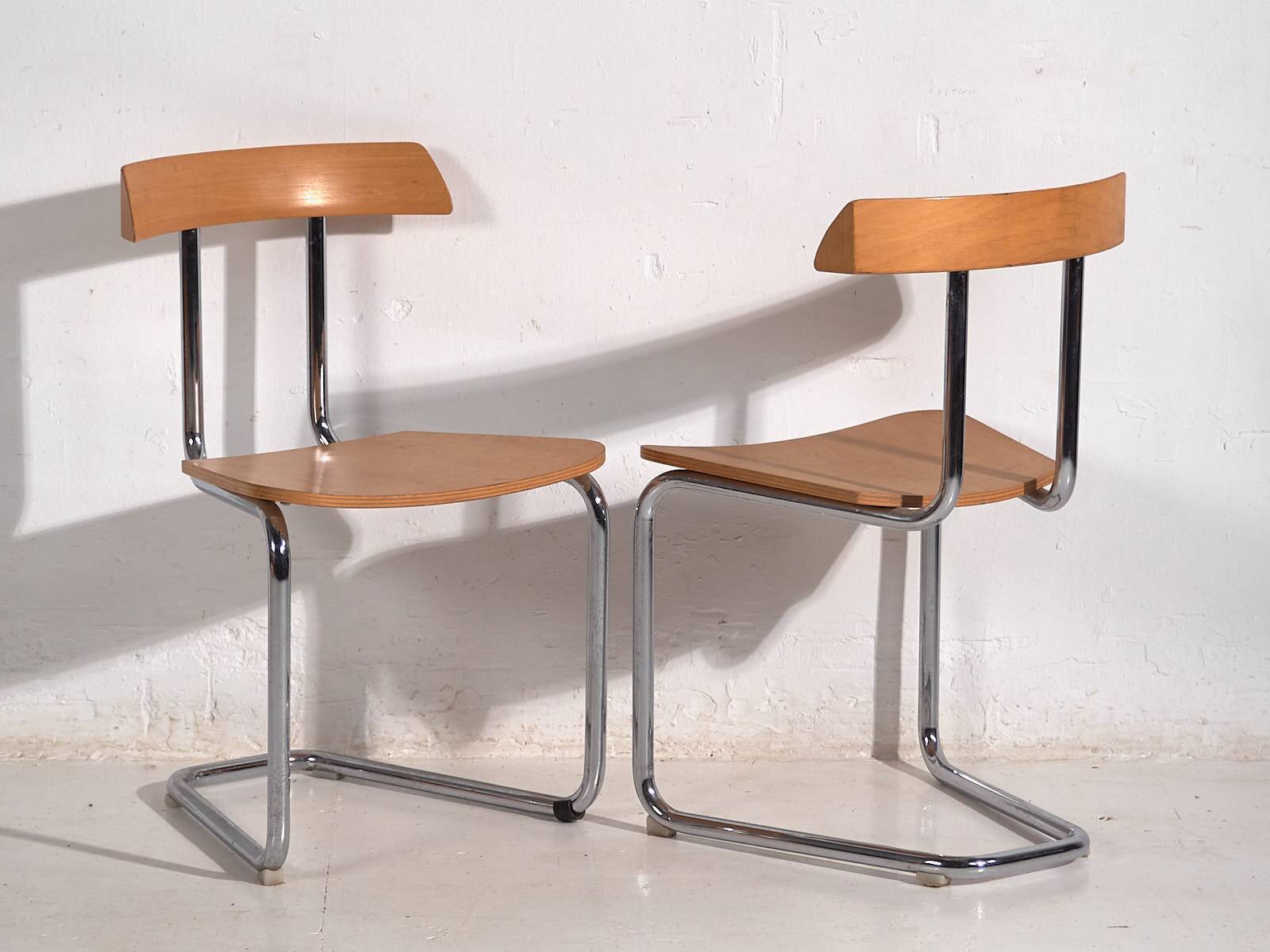 Vintage industrial style chairs (c.1960). Set of 4 pieces