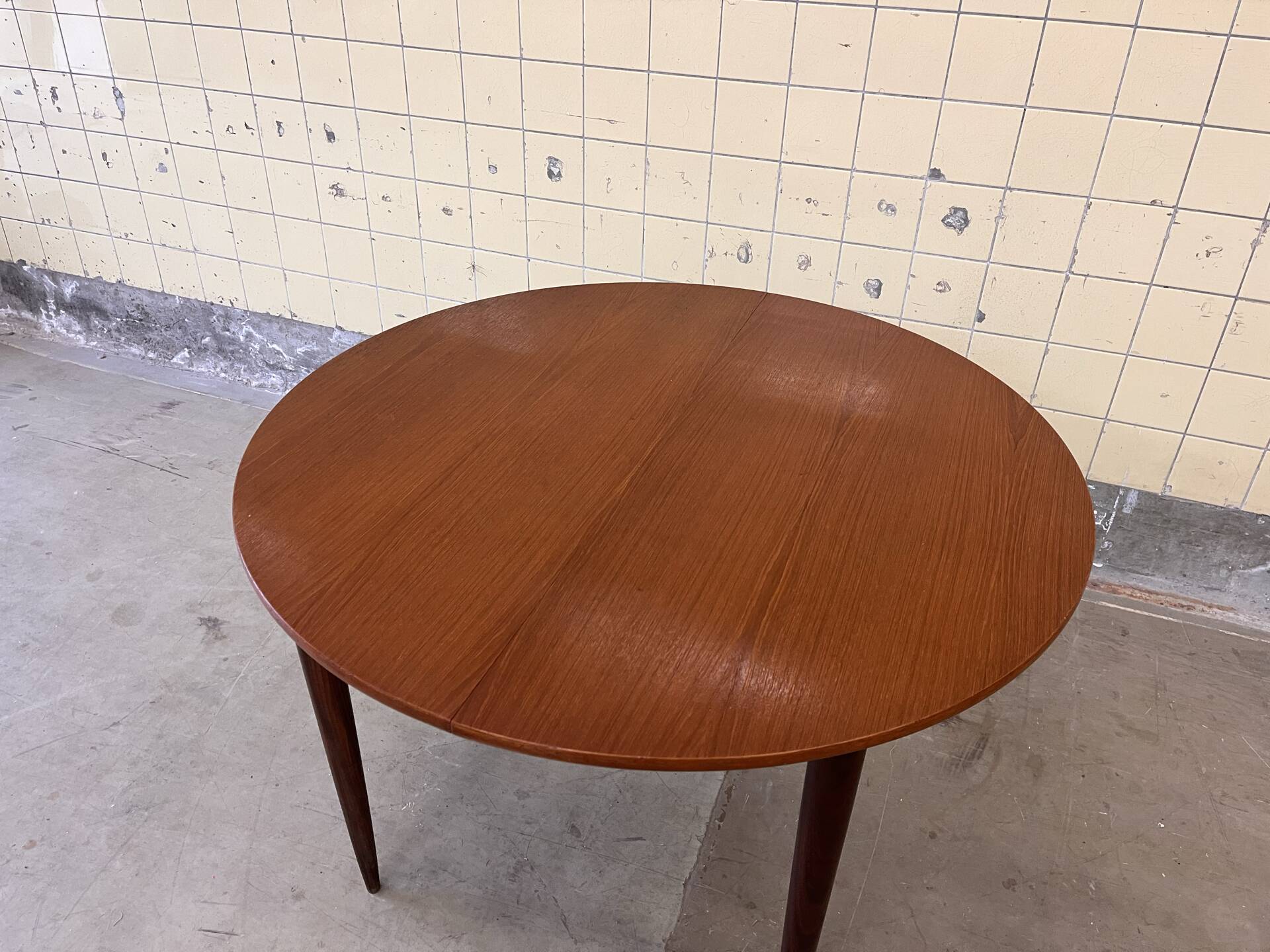 Table à manger ronde extensible en teck vintage
