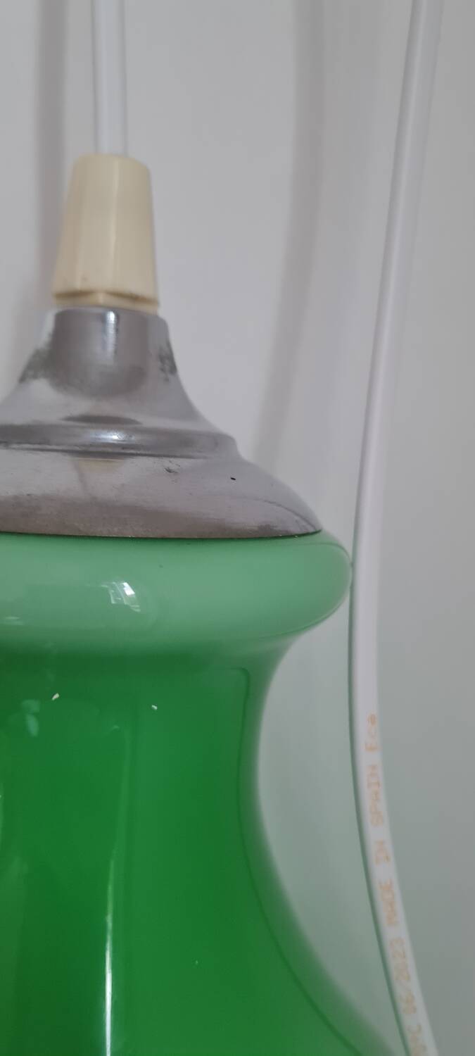 Baladeuse scandinave en verre opalin