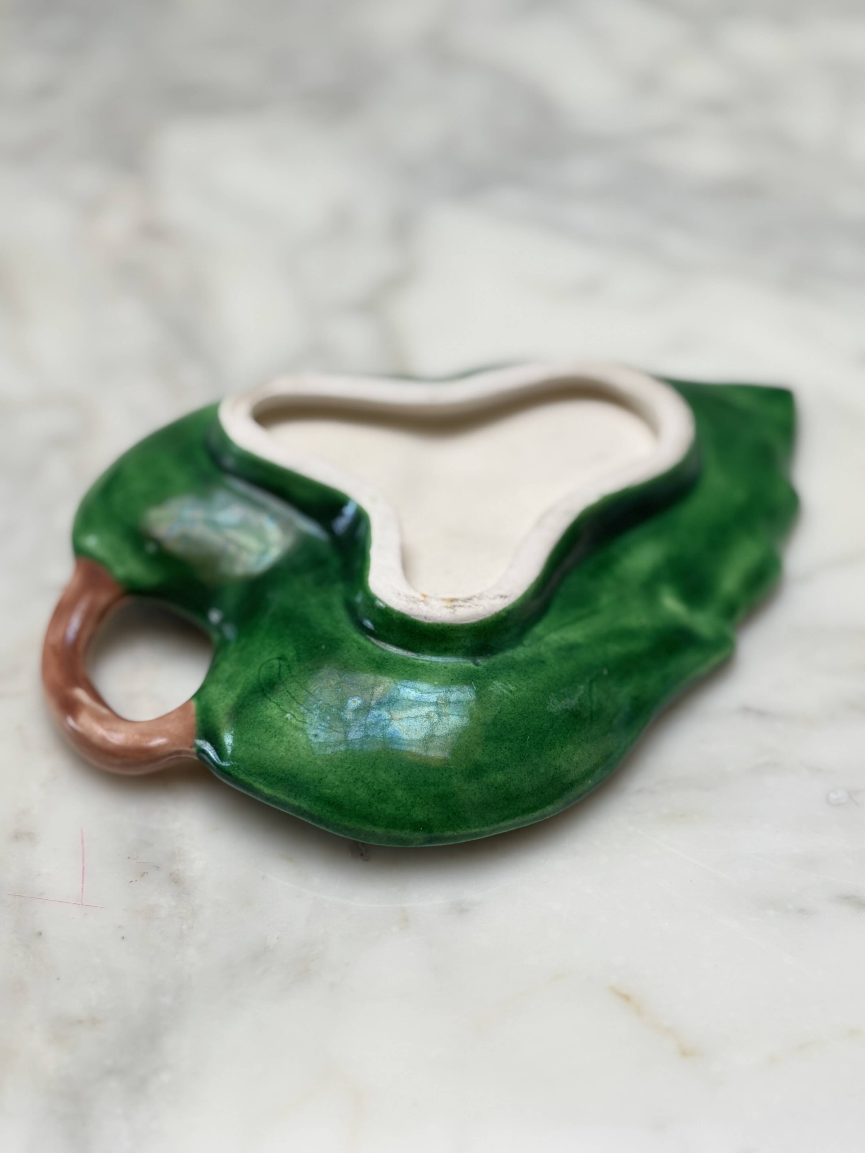 Dish - empty pocket green slip leaf veined in ceramic