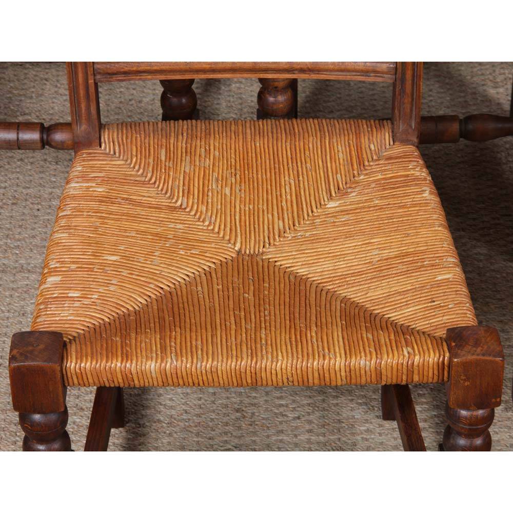 Ensemble de 8 chaises paillées en bois massif, 1940