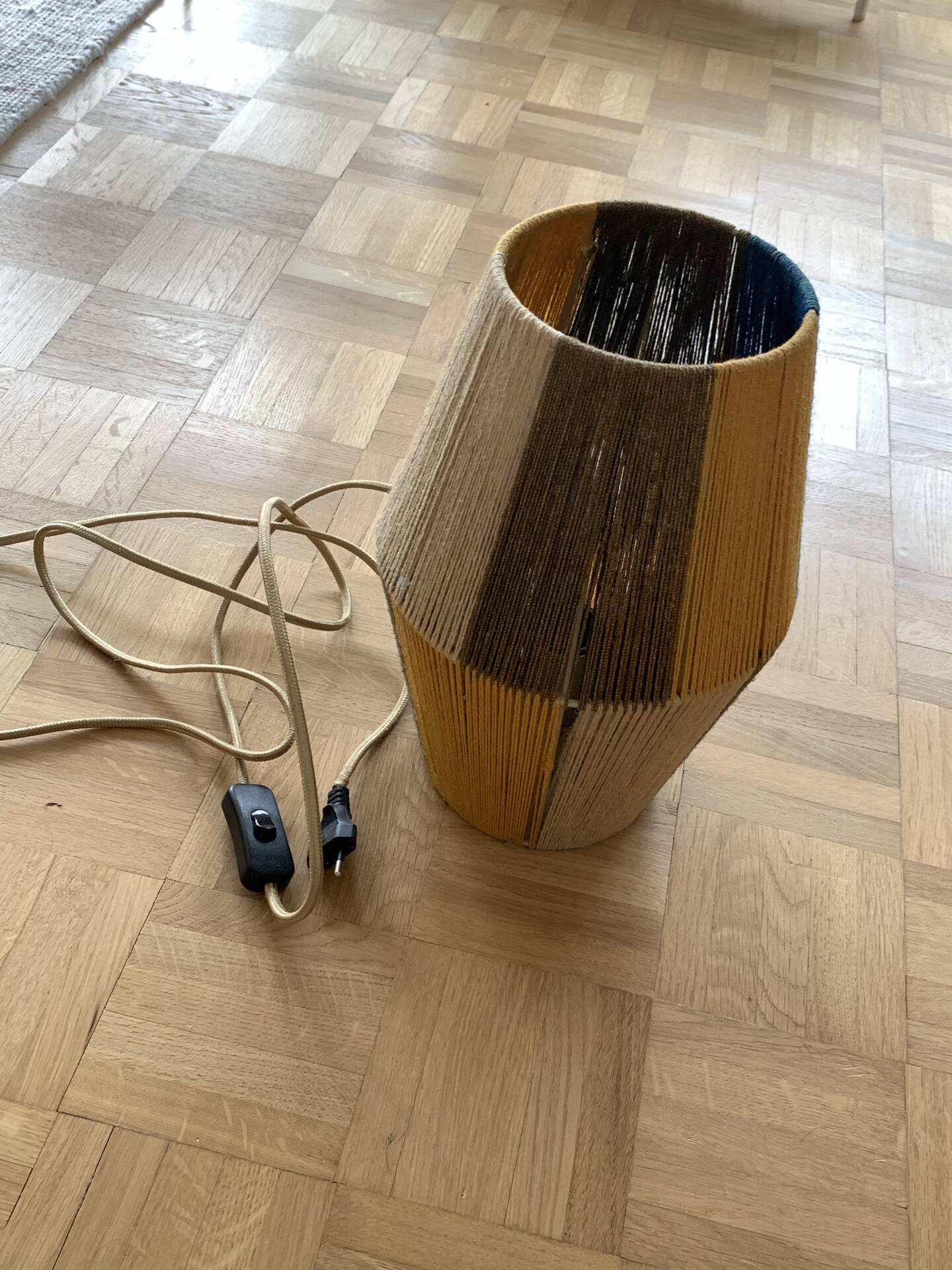 Ana Kras type wire lamp