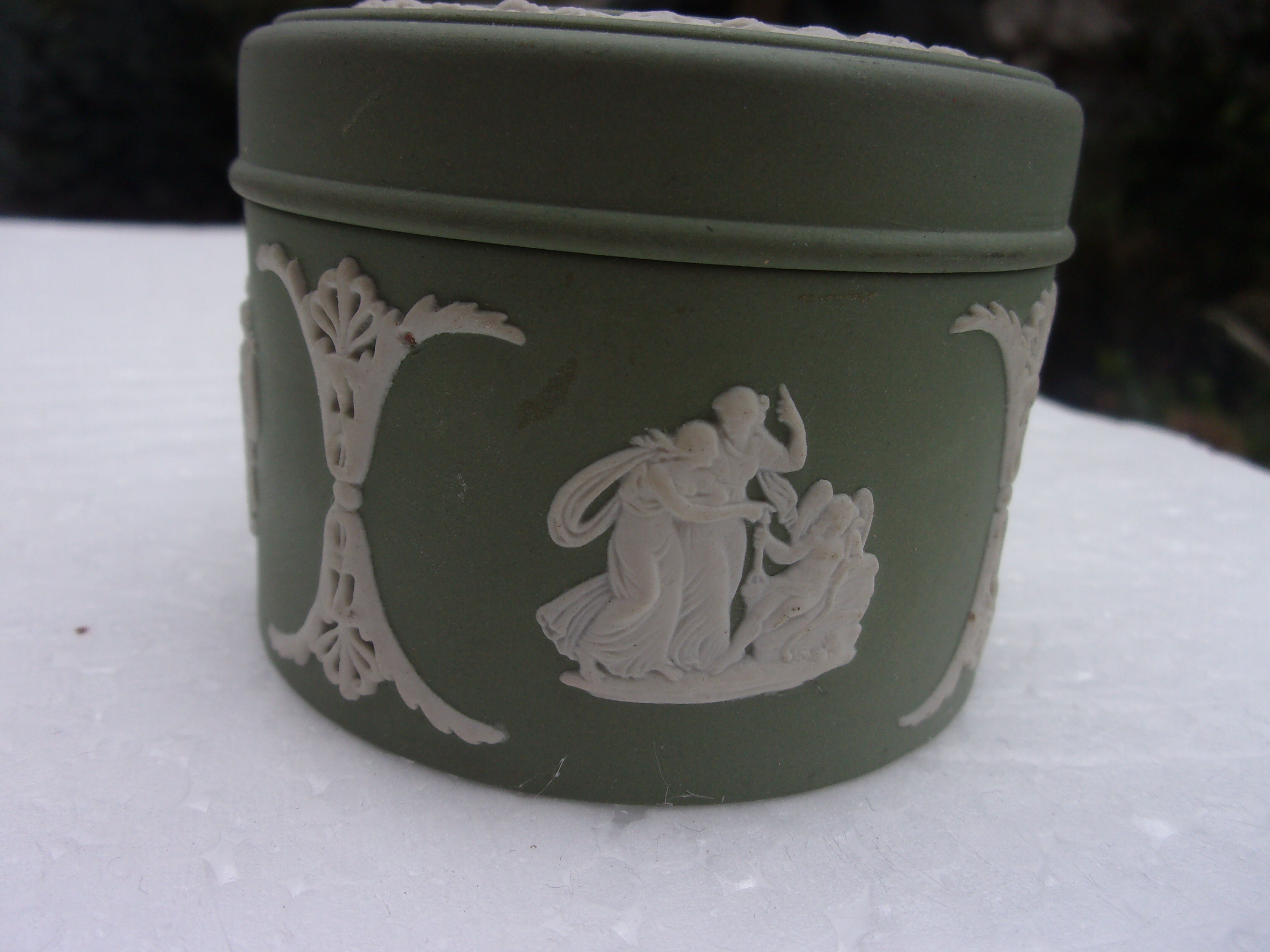 Boite a bijoux ancienne porcelaine wedgwood verte