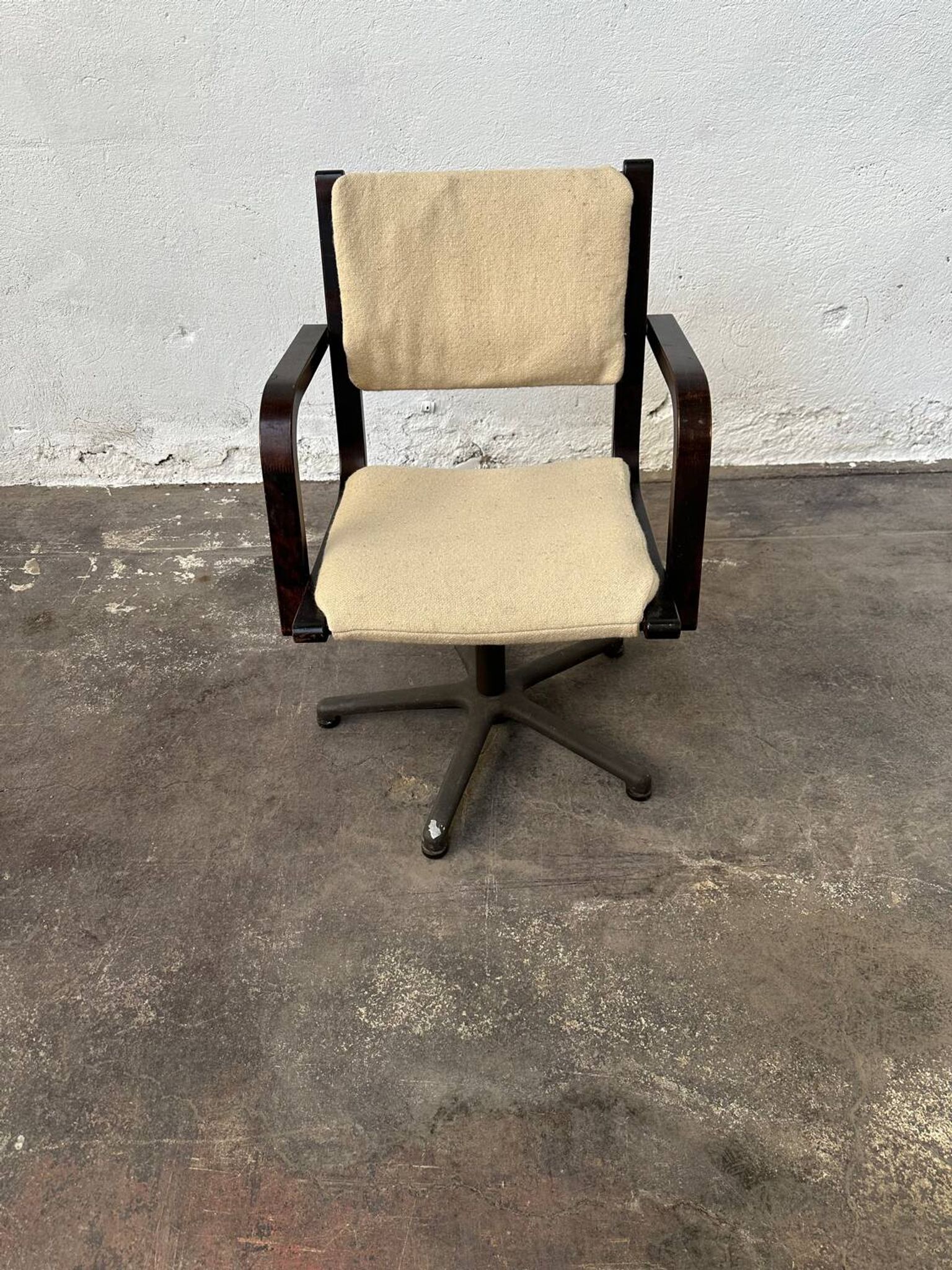 Chaise de bureau pivotante par Trio Raita