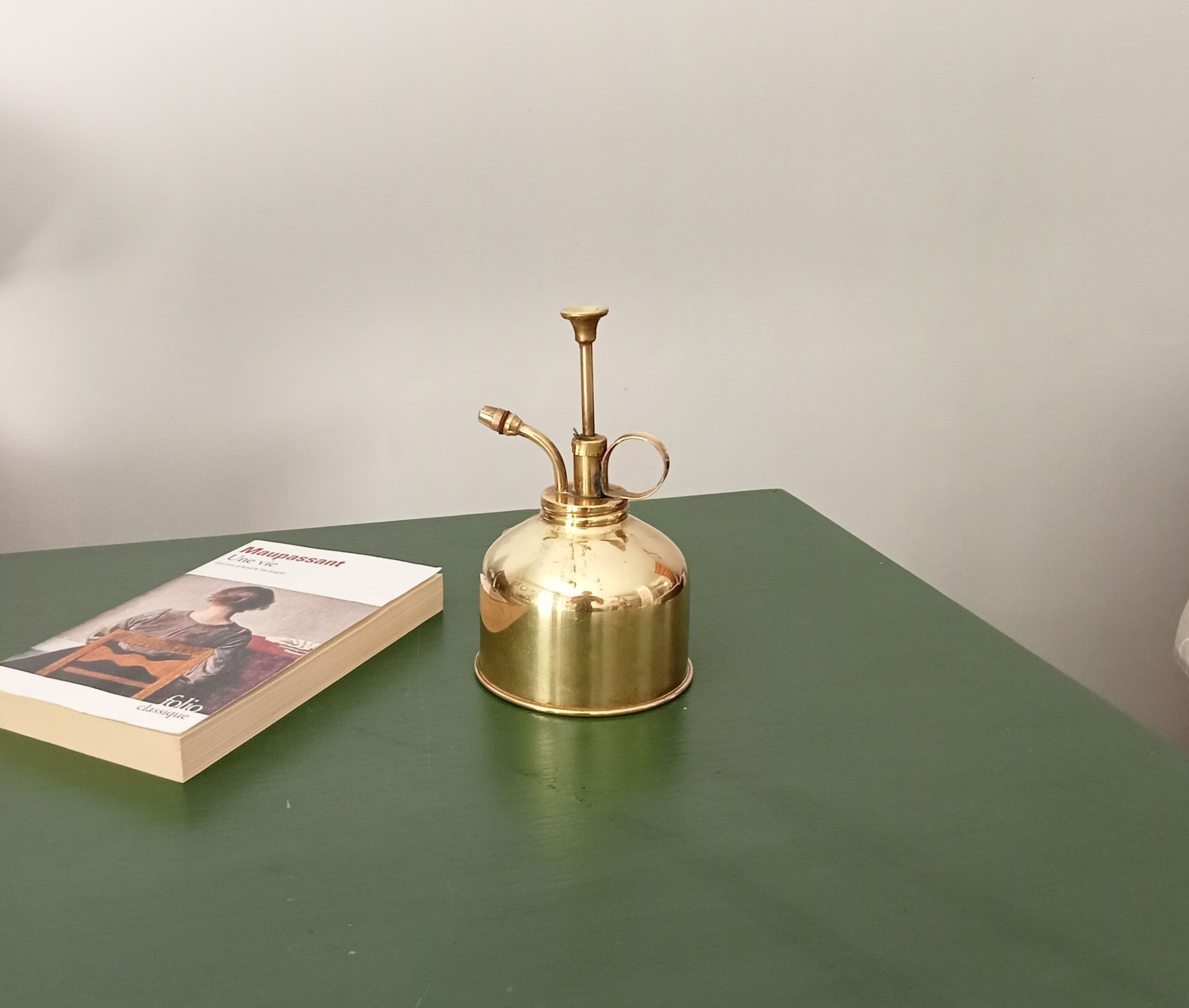 Vintage vaporizer in golden brass 70s