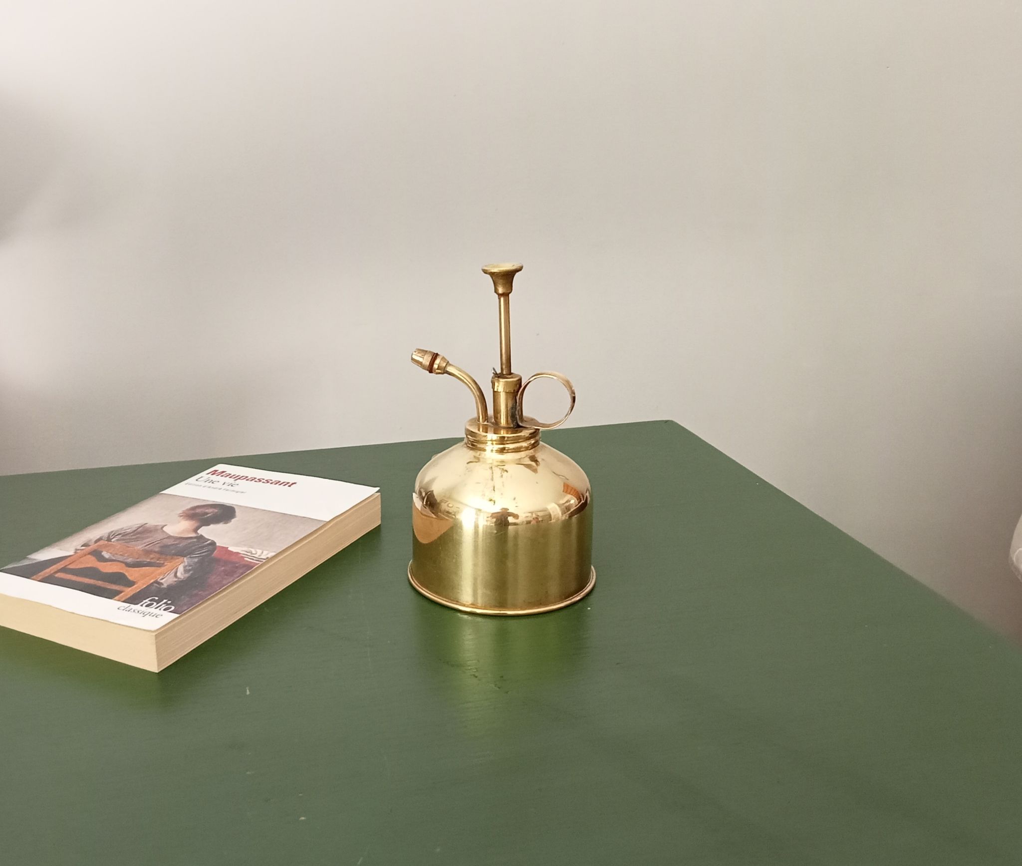 Vaporisateur vintage en laiton doré années 70