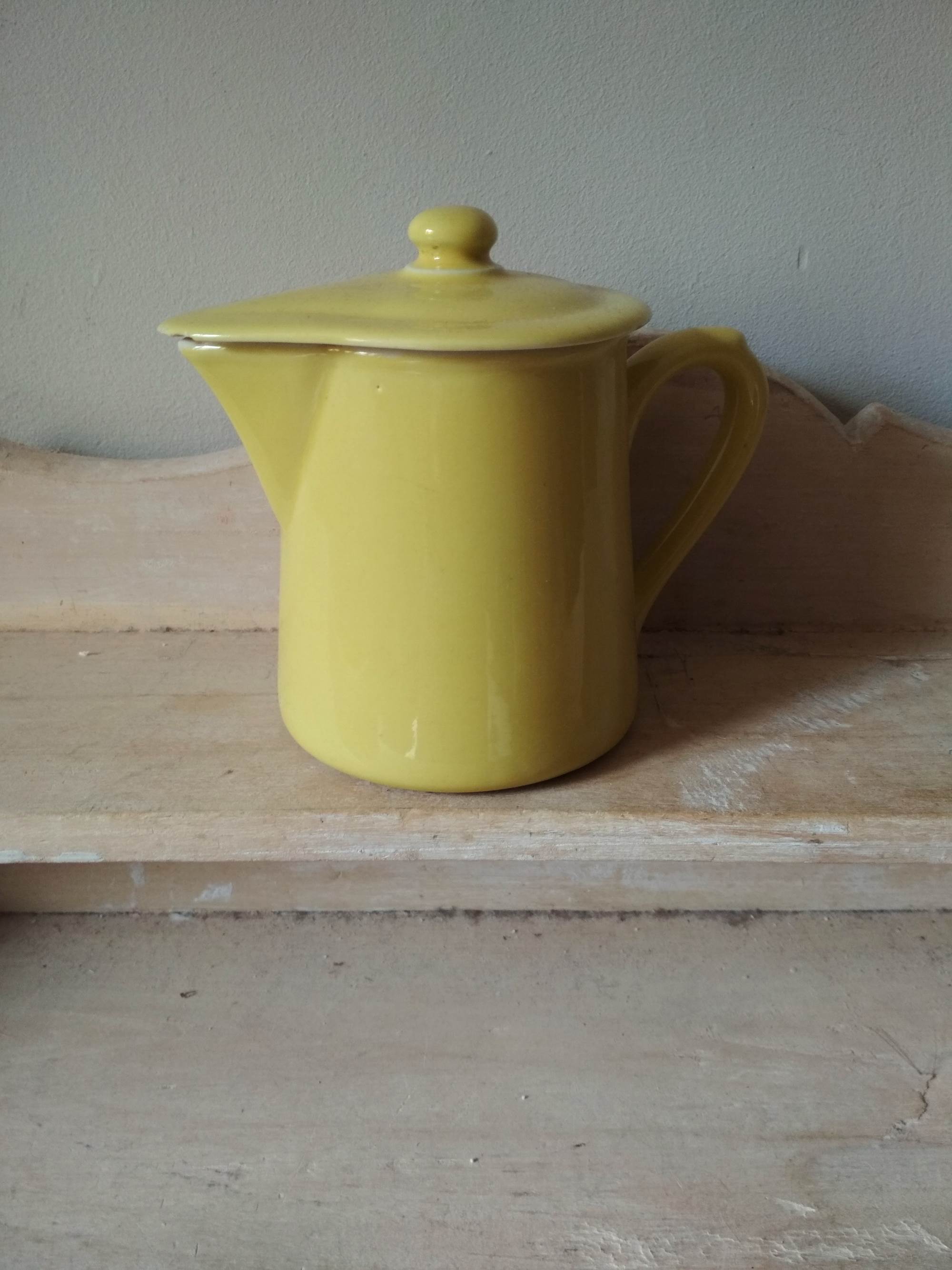Ceramic teapot
